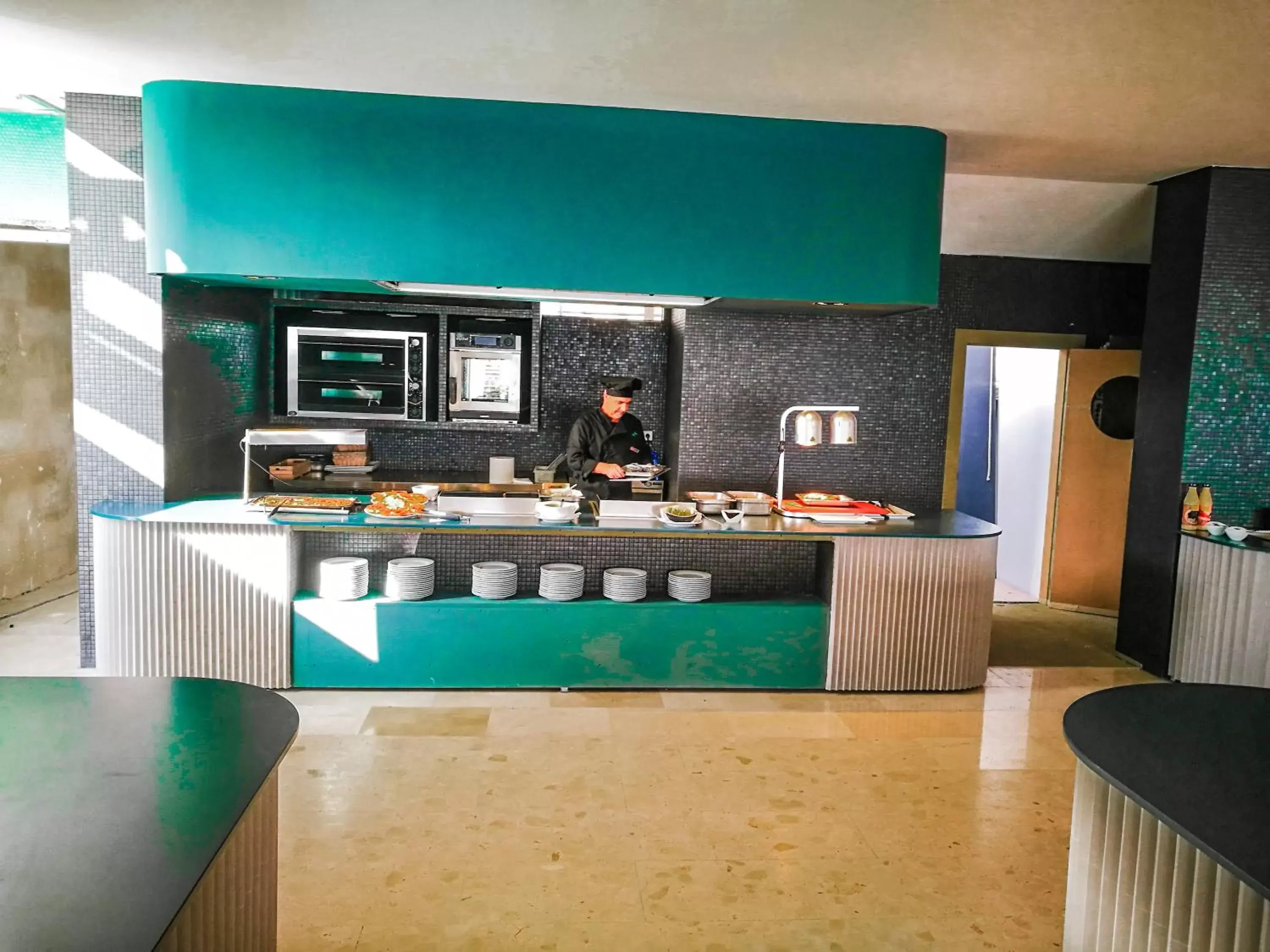 Restaurant/places to eat, Kitchen/Kitchenette in Hotel Riosol
