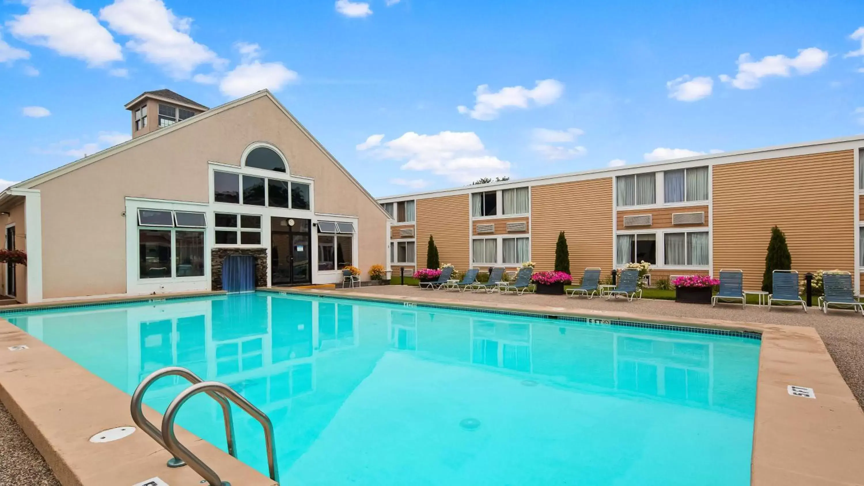 Activities, Swimming Pool in Best Western Merry Manor Inn