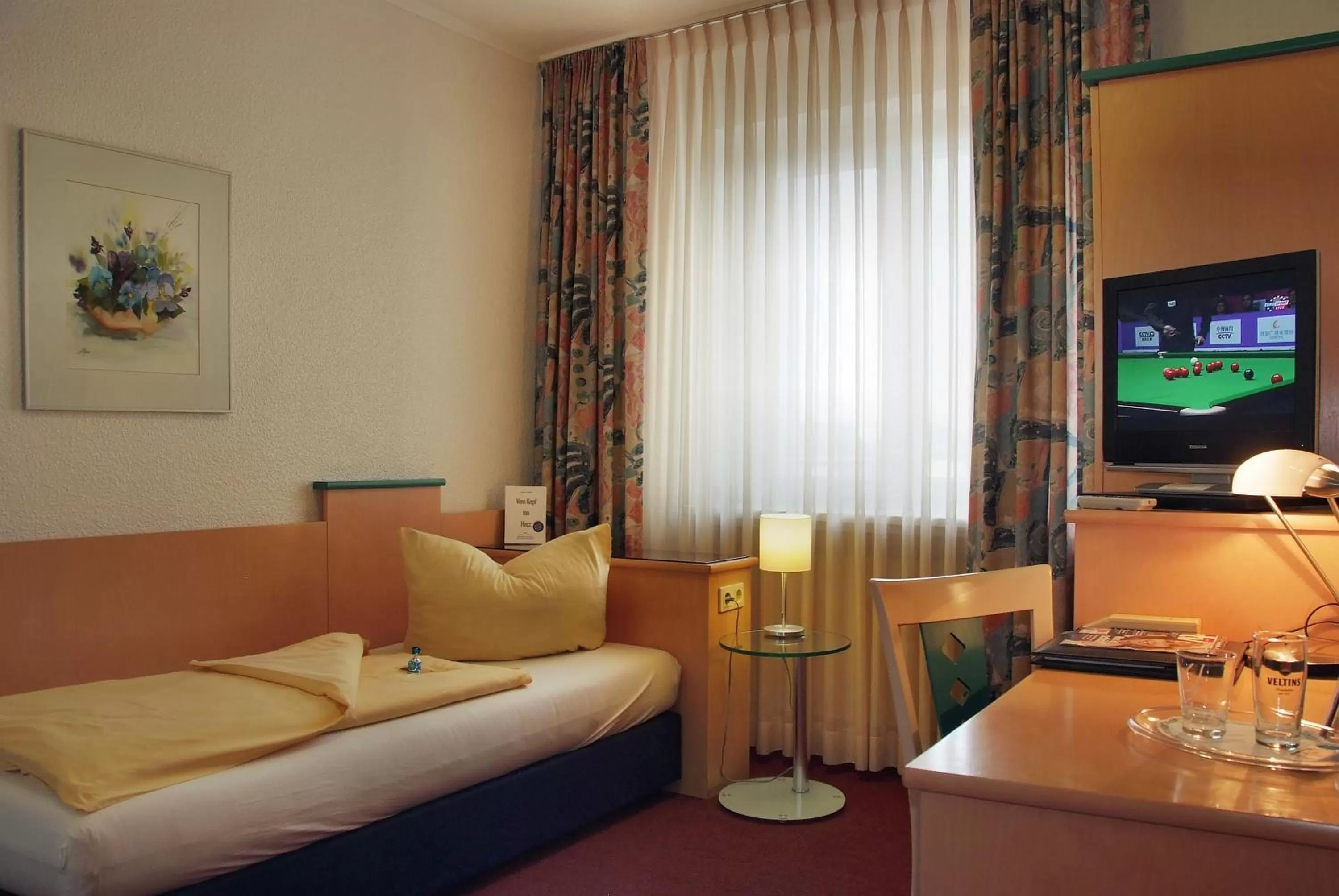 Photo of the whole room, Bed in Hotel Monopol