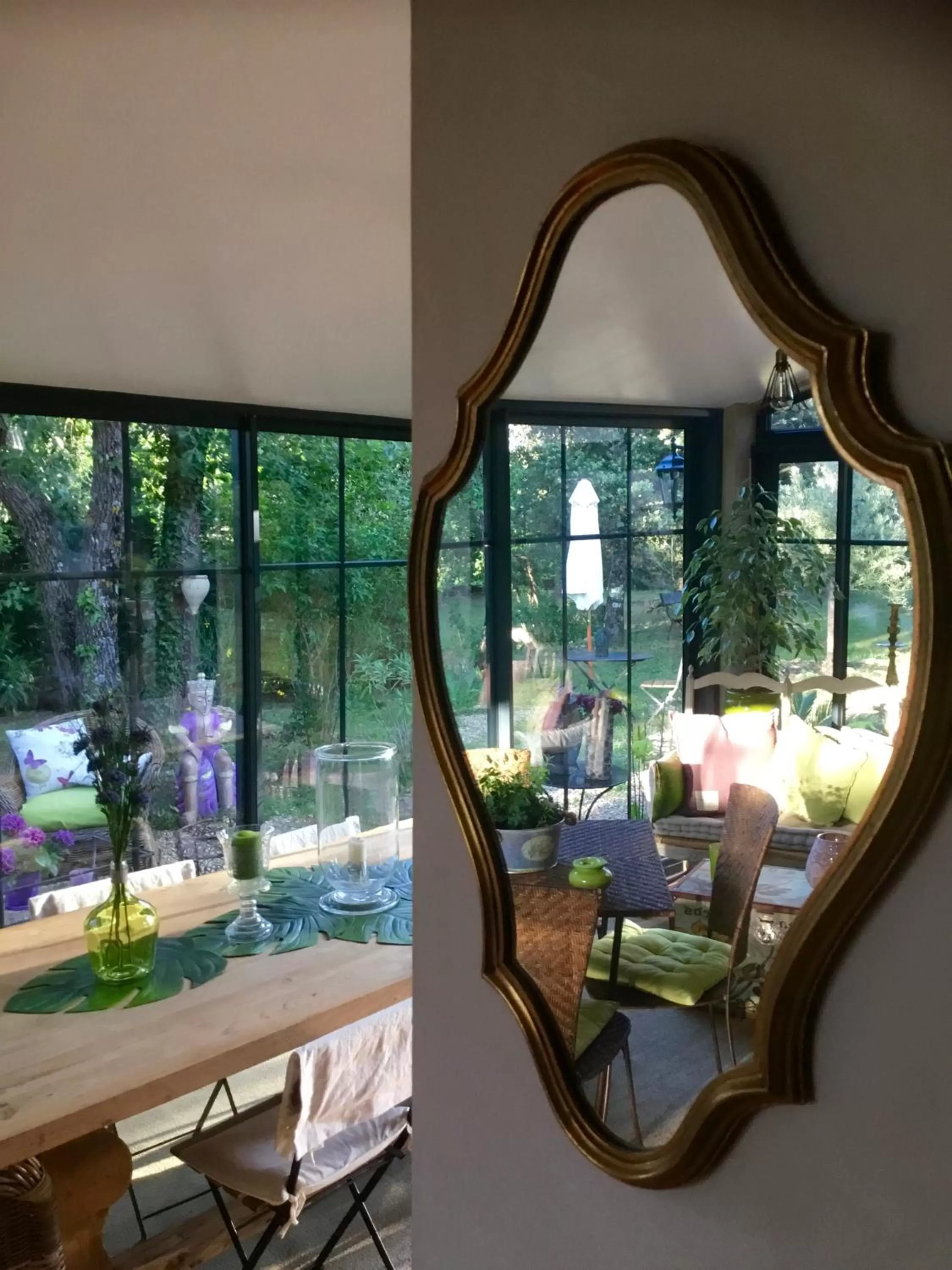 Restaurant/places to eat, City View in Longo Maï