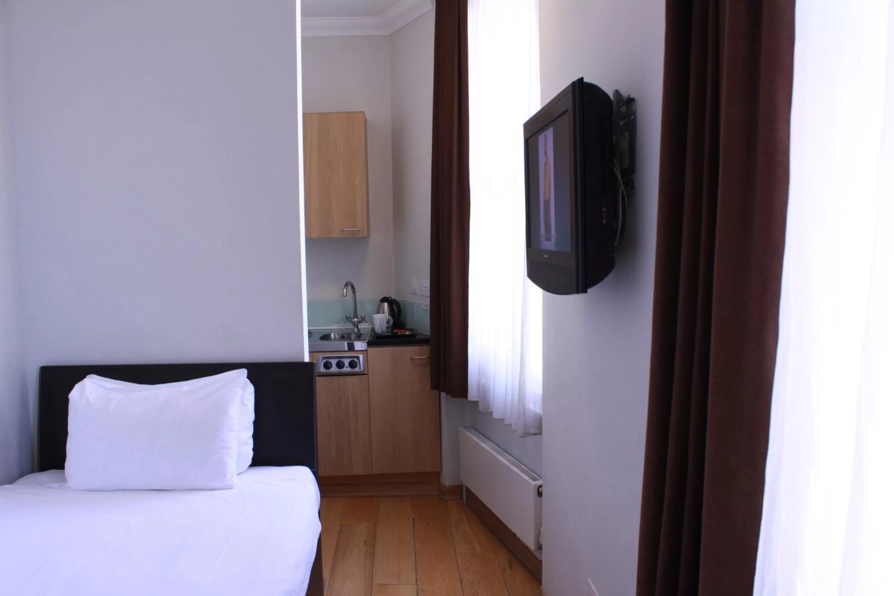 Bedroom, Bed in The Royale Chulan Hyde Park Hotel