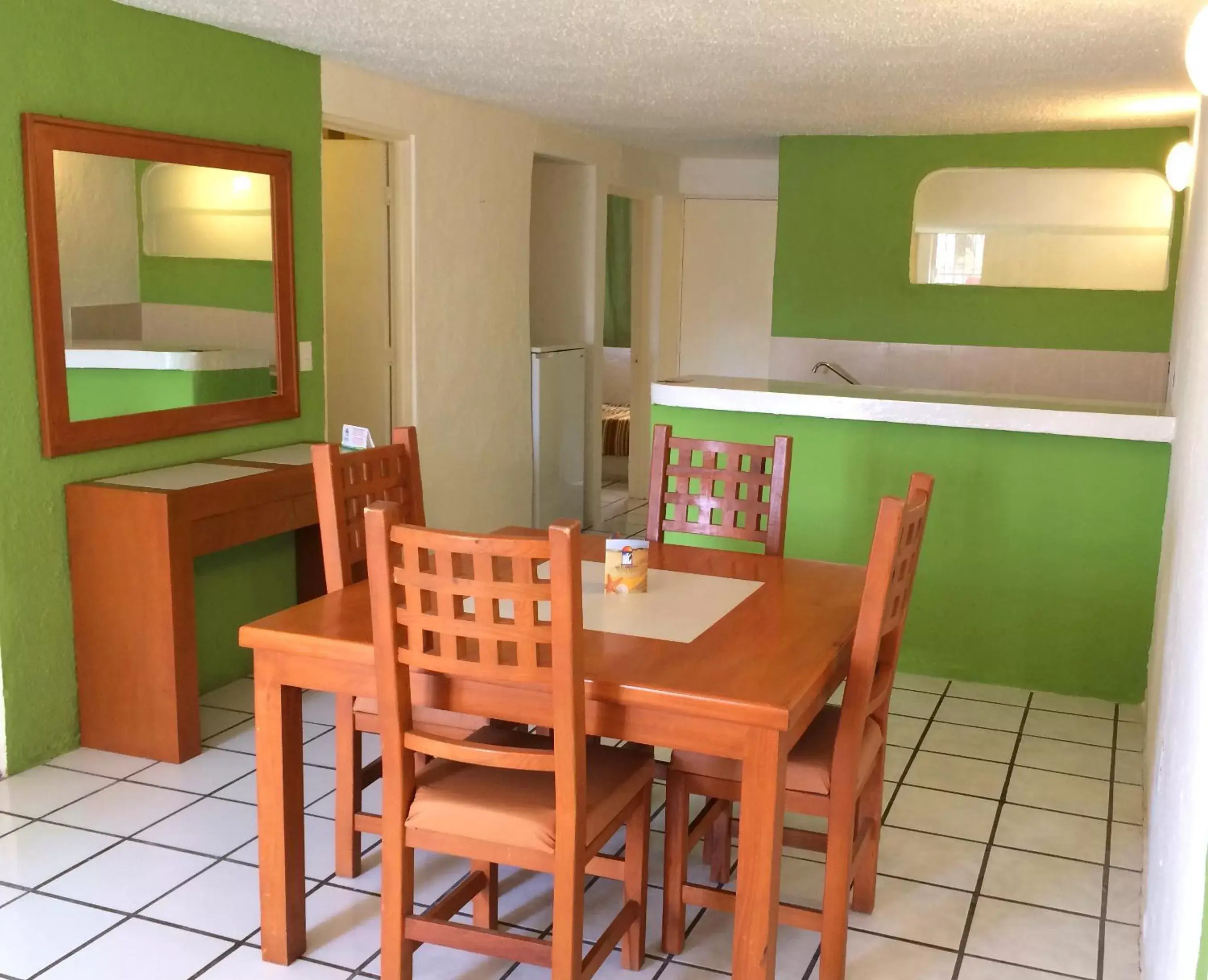 Dining Area in Suites Santa Barbara