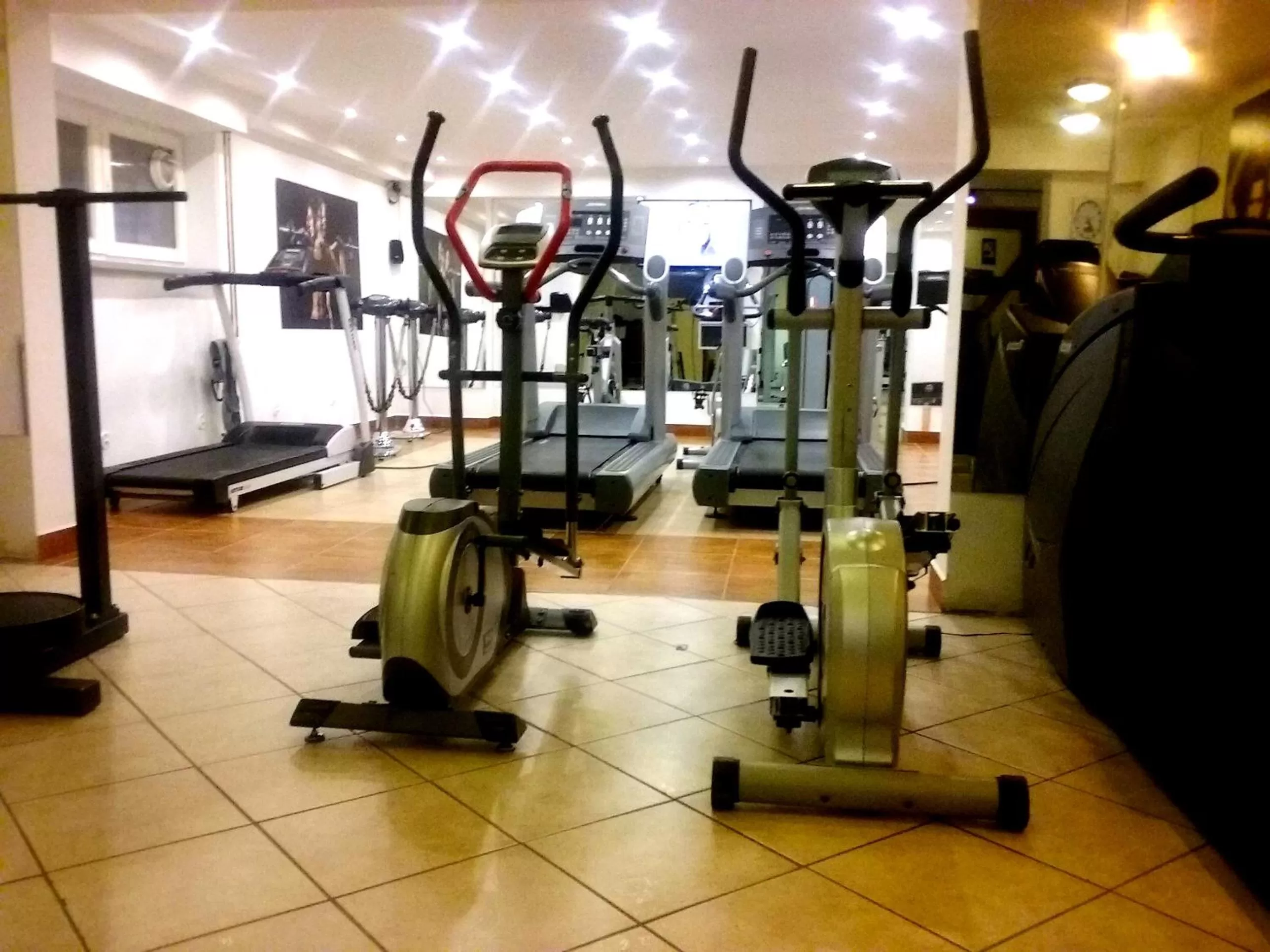 Sports in Hotel Miłosz Restauracja, Basen dla dzieci, Sala Zabaw, Siłownia