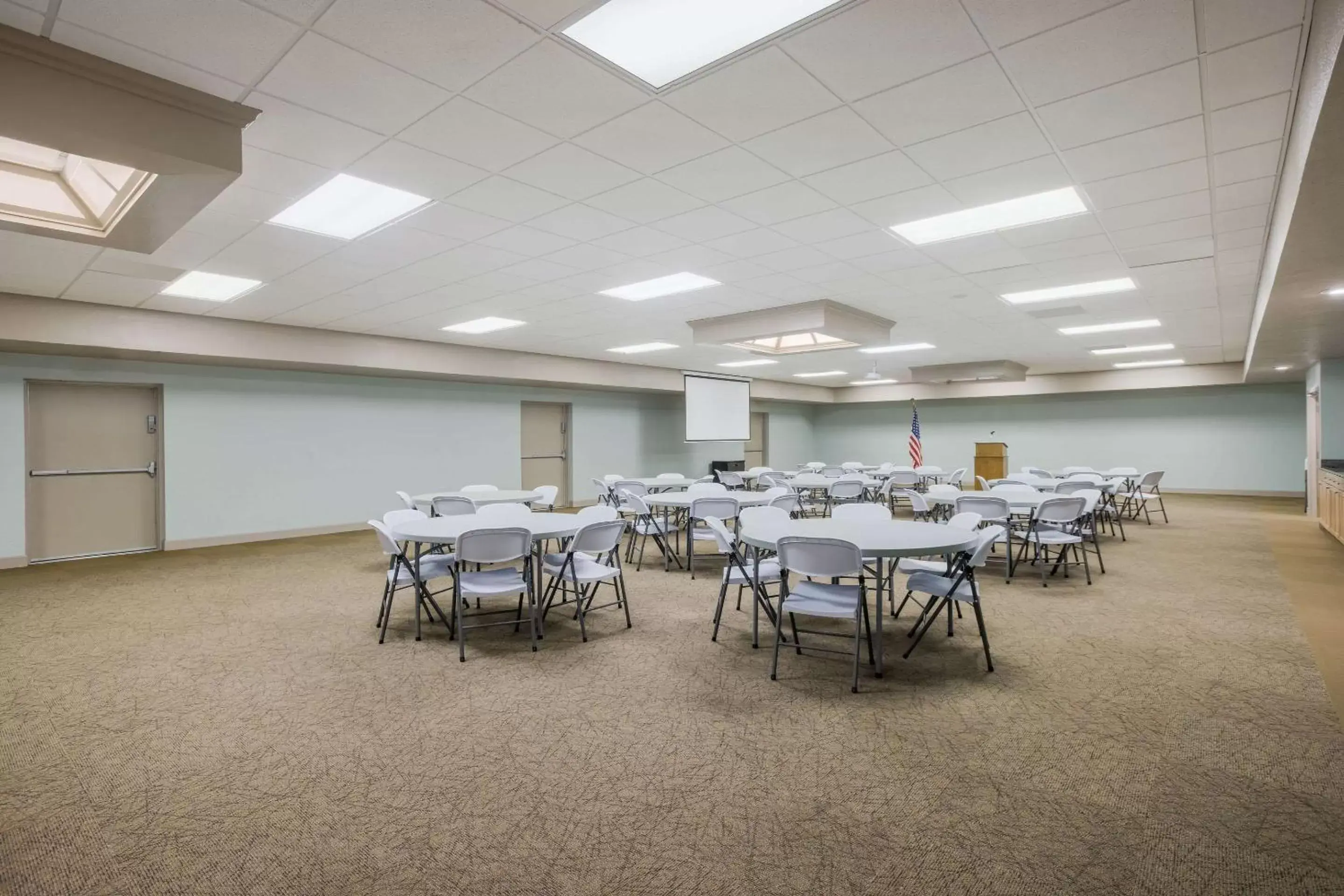 Meeting/conference room, Restaurant/Places to Eat in Econo Lodge