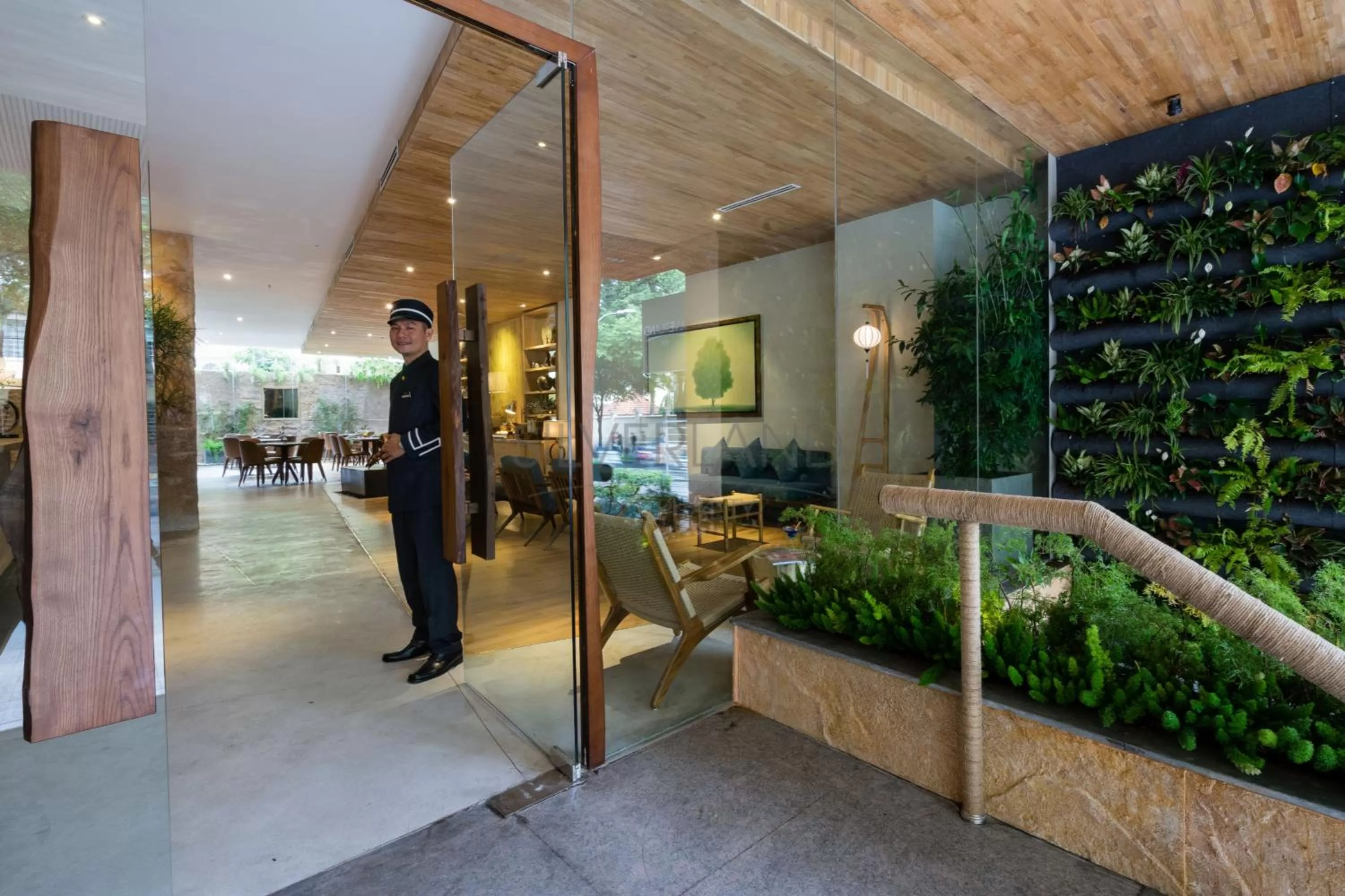 Facade/entrance in Silverland Yen Hotel