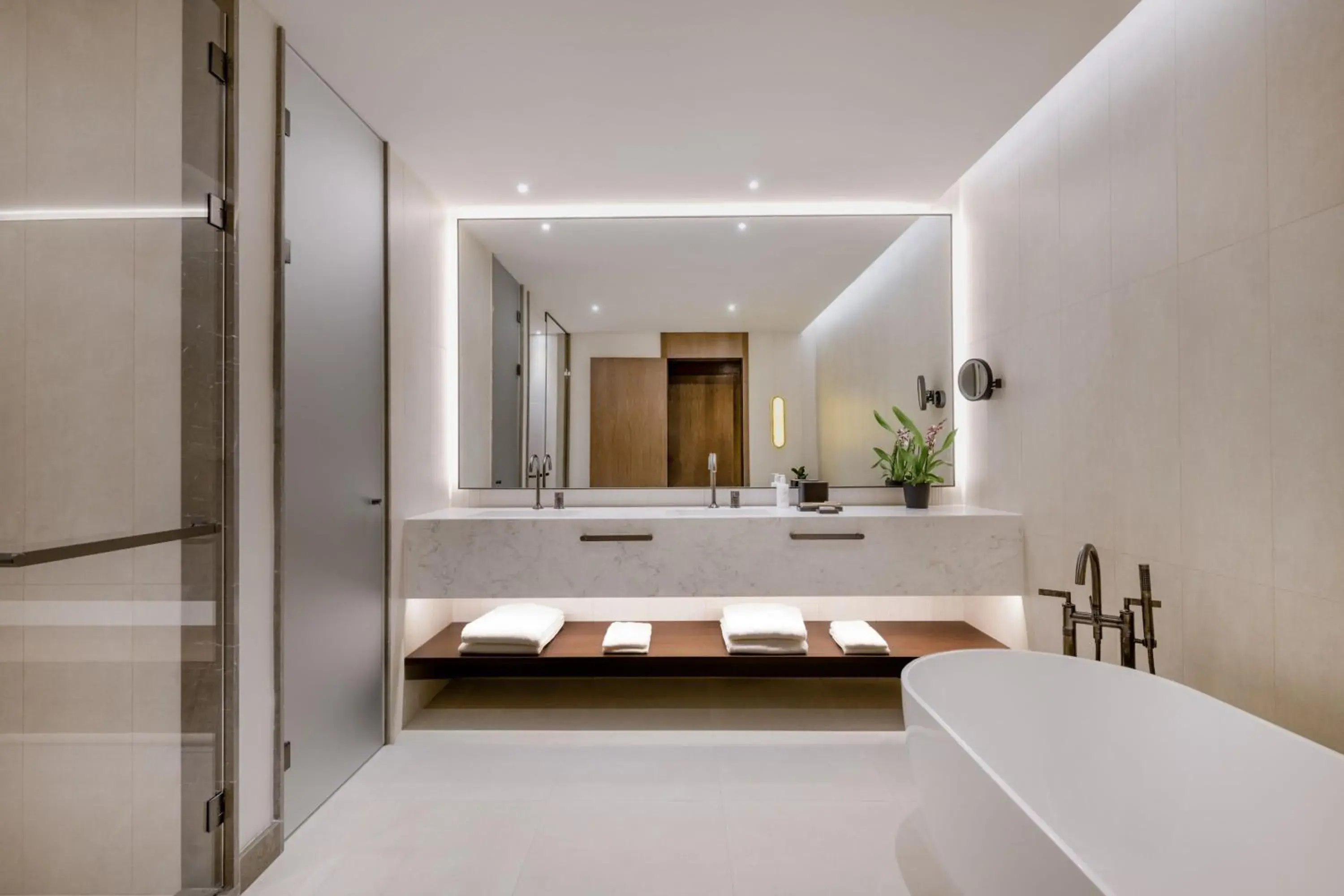 Bathroom, Kitchen/Kitchenette in JW Marriott Hotel Madrid