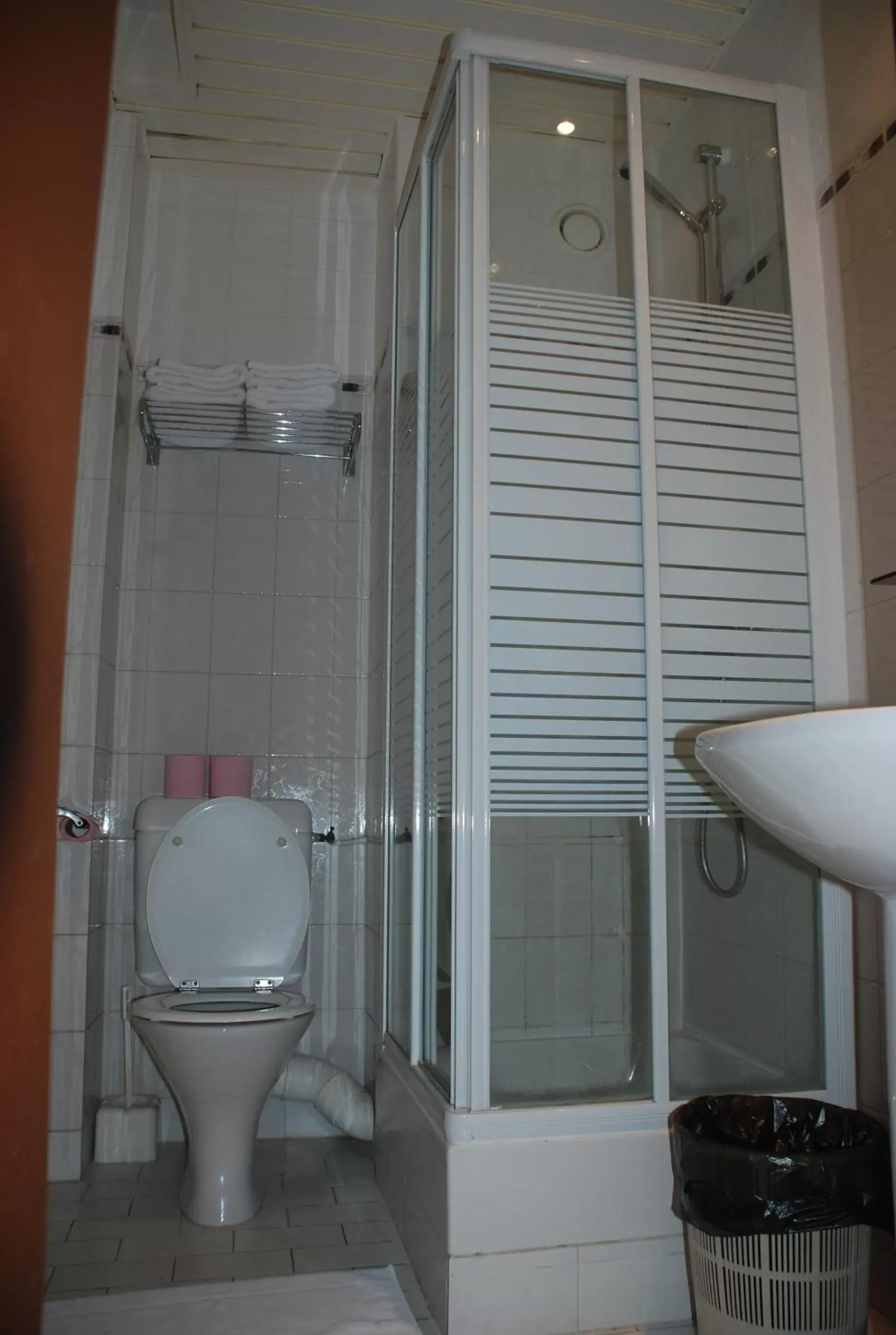 Bathroom in Residence De La Tour Paris-Malakoff