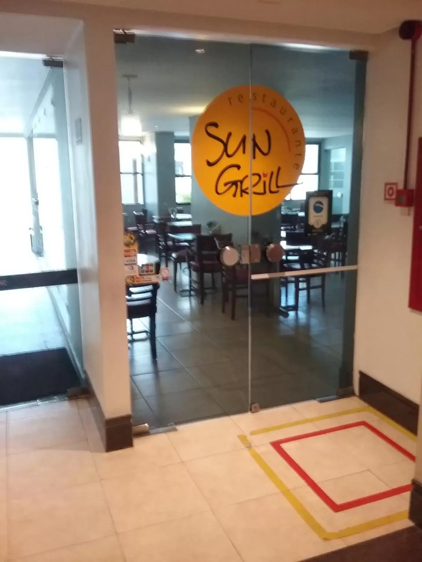 Restaurant/places to eat in Hotel Saint Paul 01 Flat Restaurant/places to eat in Hotel Saint Paul 01 Flat