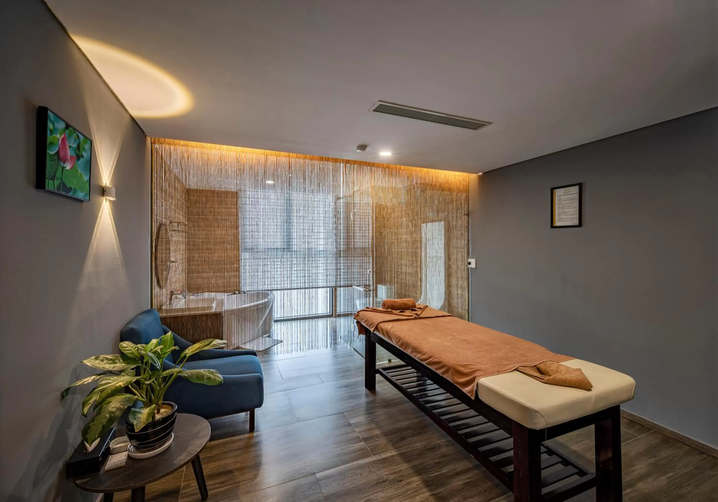 Massage in Muong Thanh Luxury Saigon Hotel