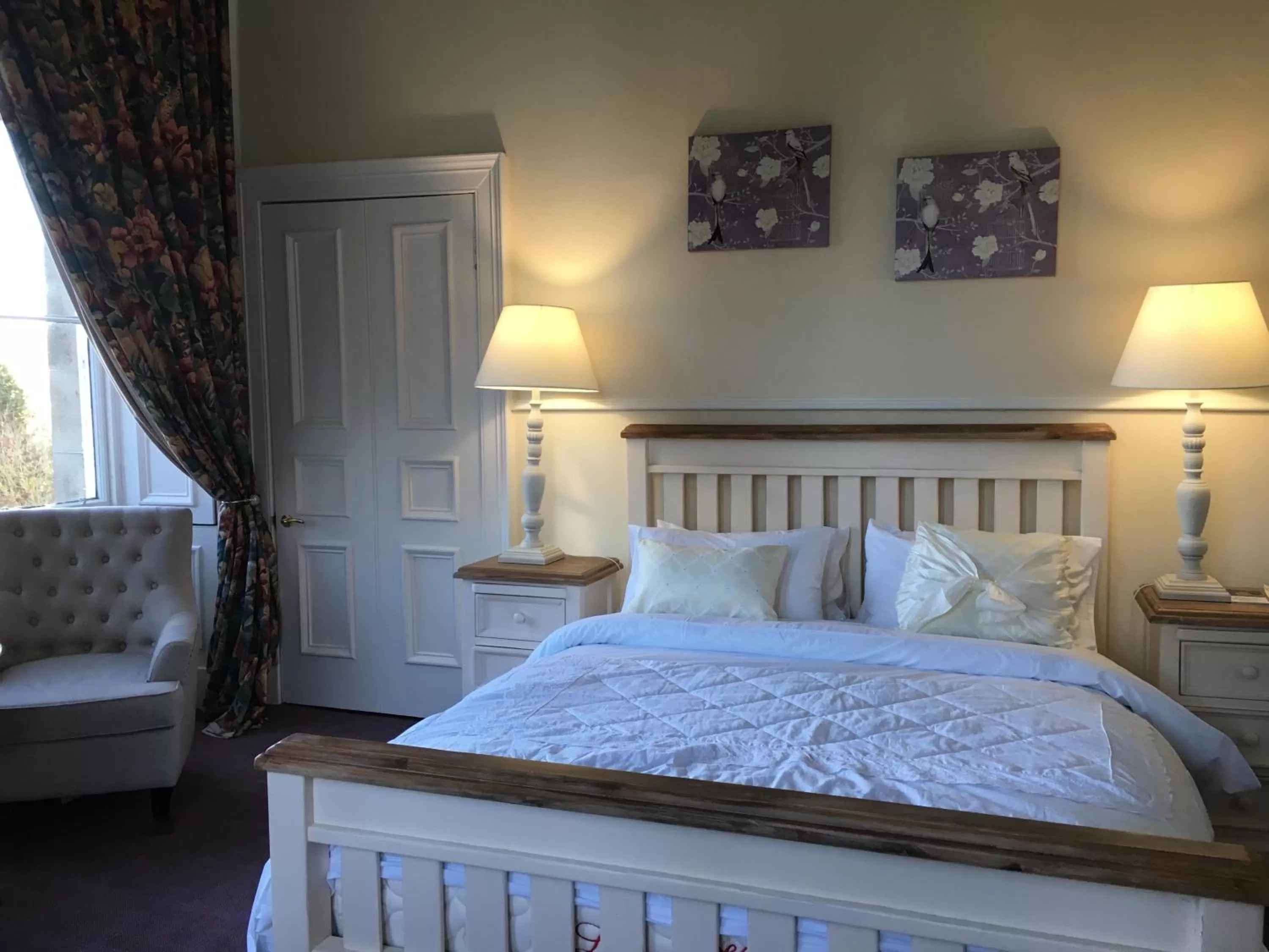 Bedroom, Bed in Mansfield House Hotel
