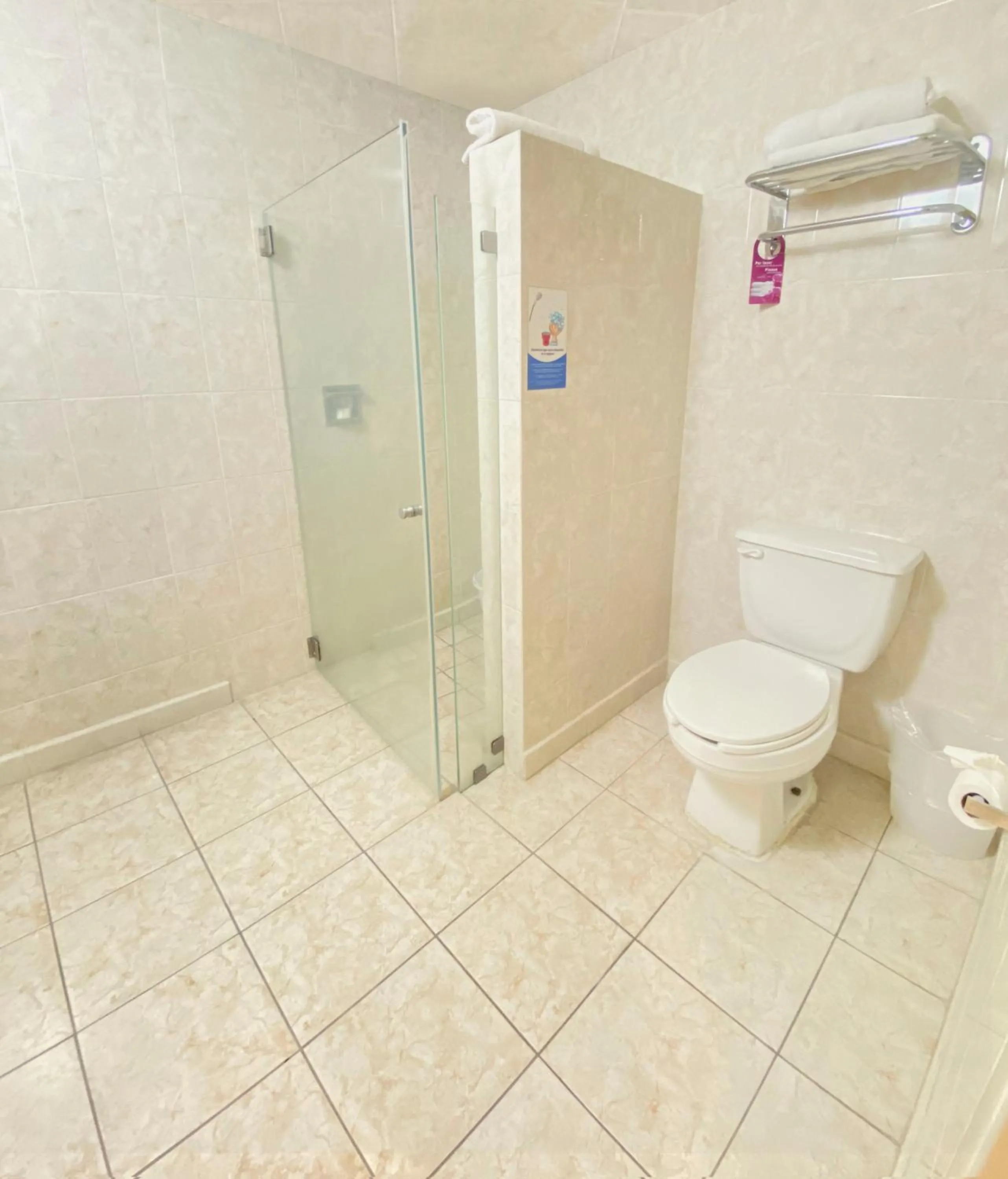 Bathroom in HOTEL LAGOS INN