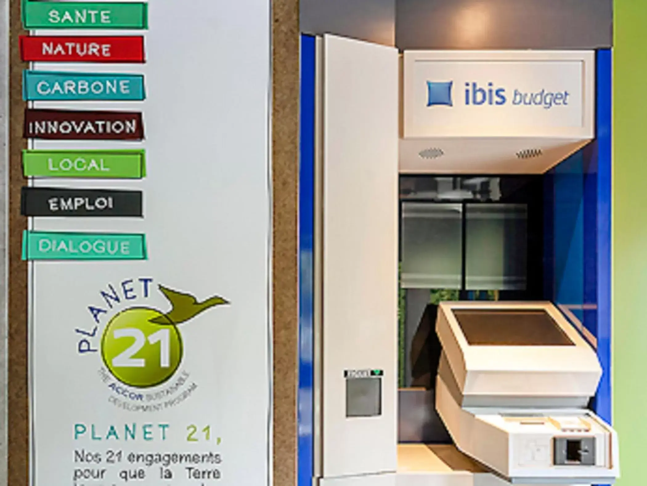 Lobby or reception in ibis budget Brignoles Provence