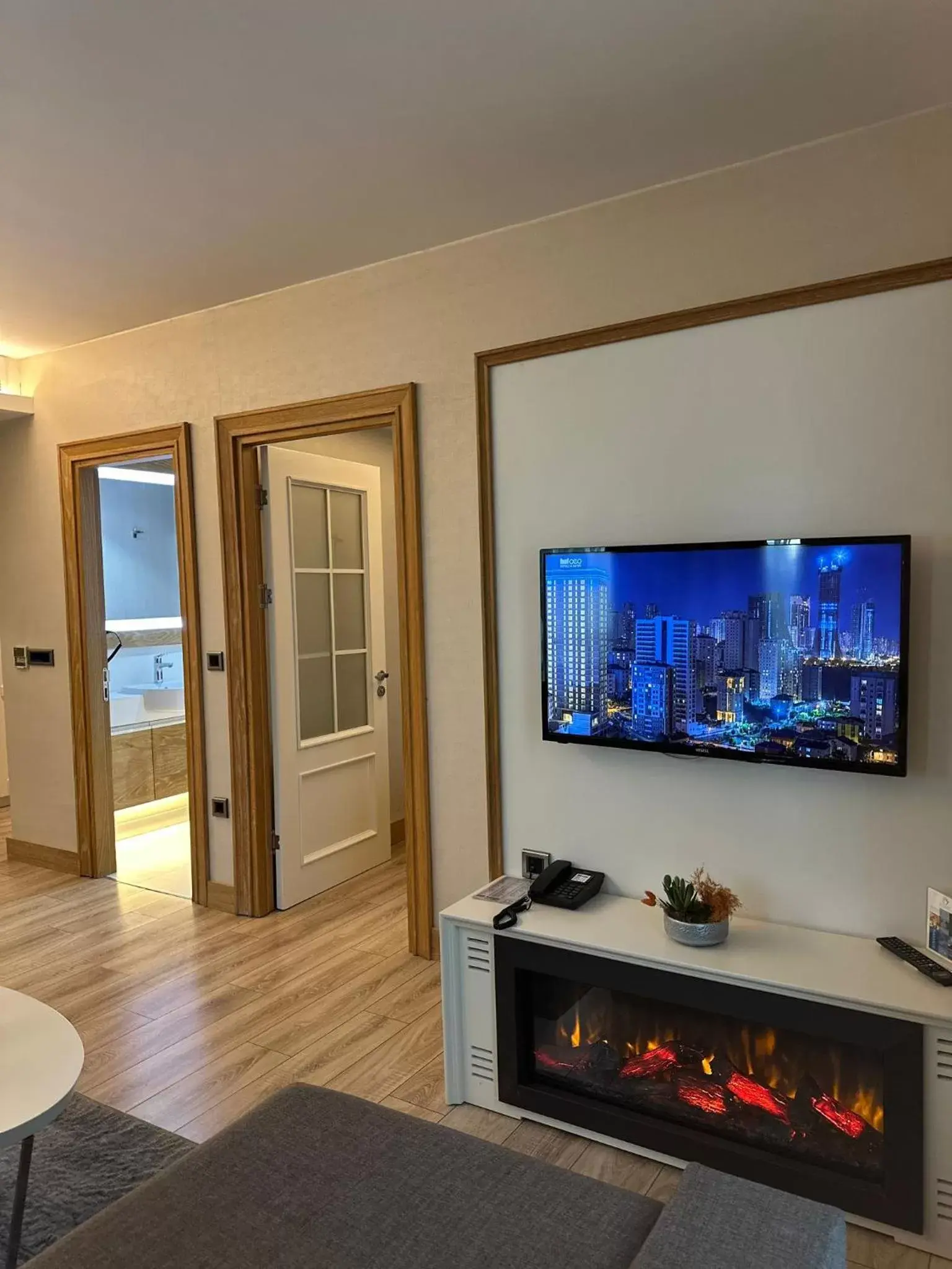 TV and multimedia, TV/Entertainment Center in Bof Hotels Ceo Suites Atasehir