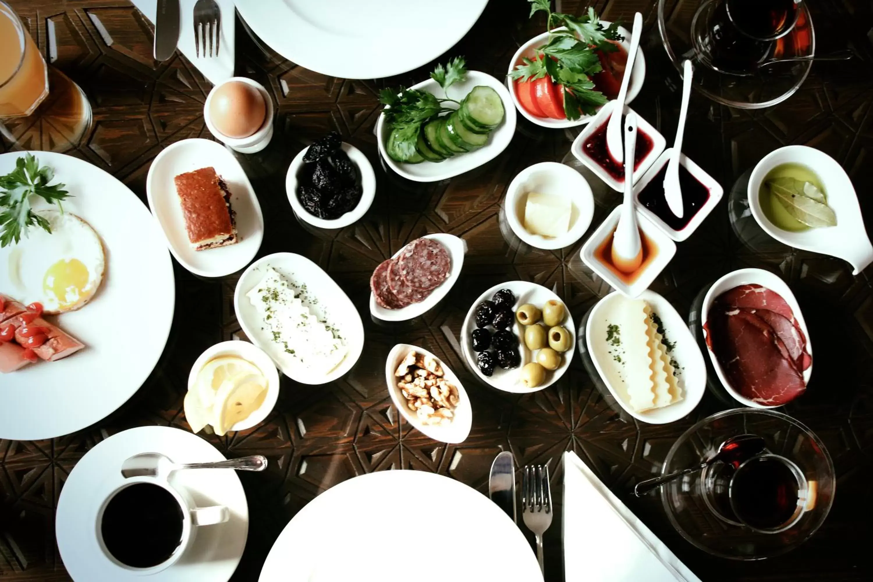 Restaurant/places to eat in İsa Begov Hamam Hotel Restaurant/places to eat in İsa Begov Hamam Hotel