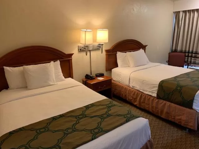 Bed in Days Inn by Wyndham Asheville West