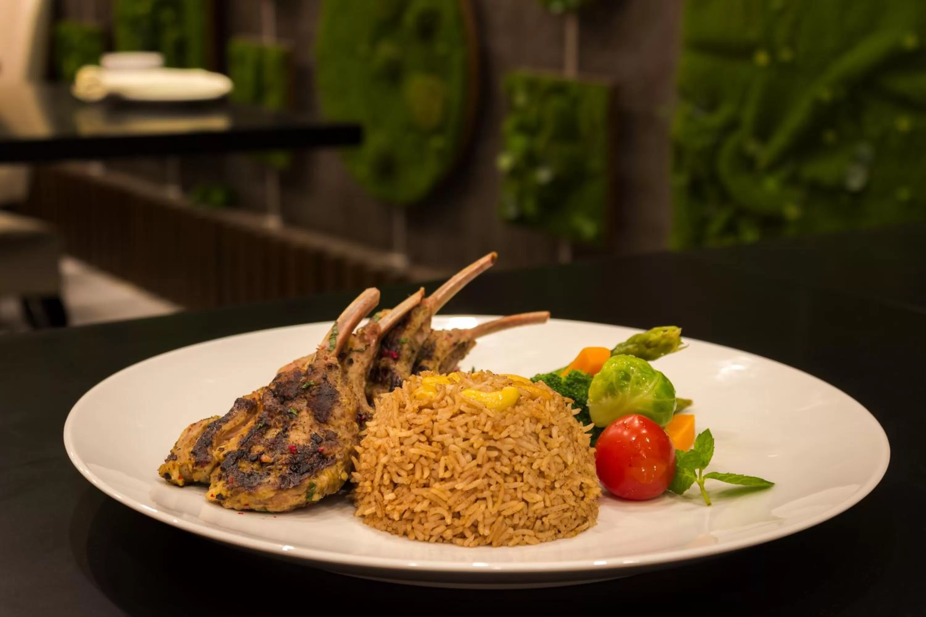 Restaurant/places to eat, Food in Q Suites Jeddah by EWA - Managed by HMH