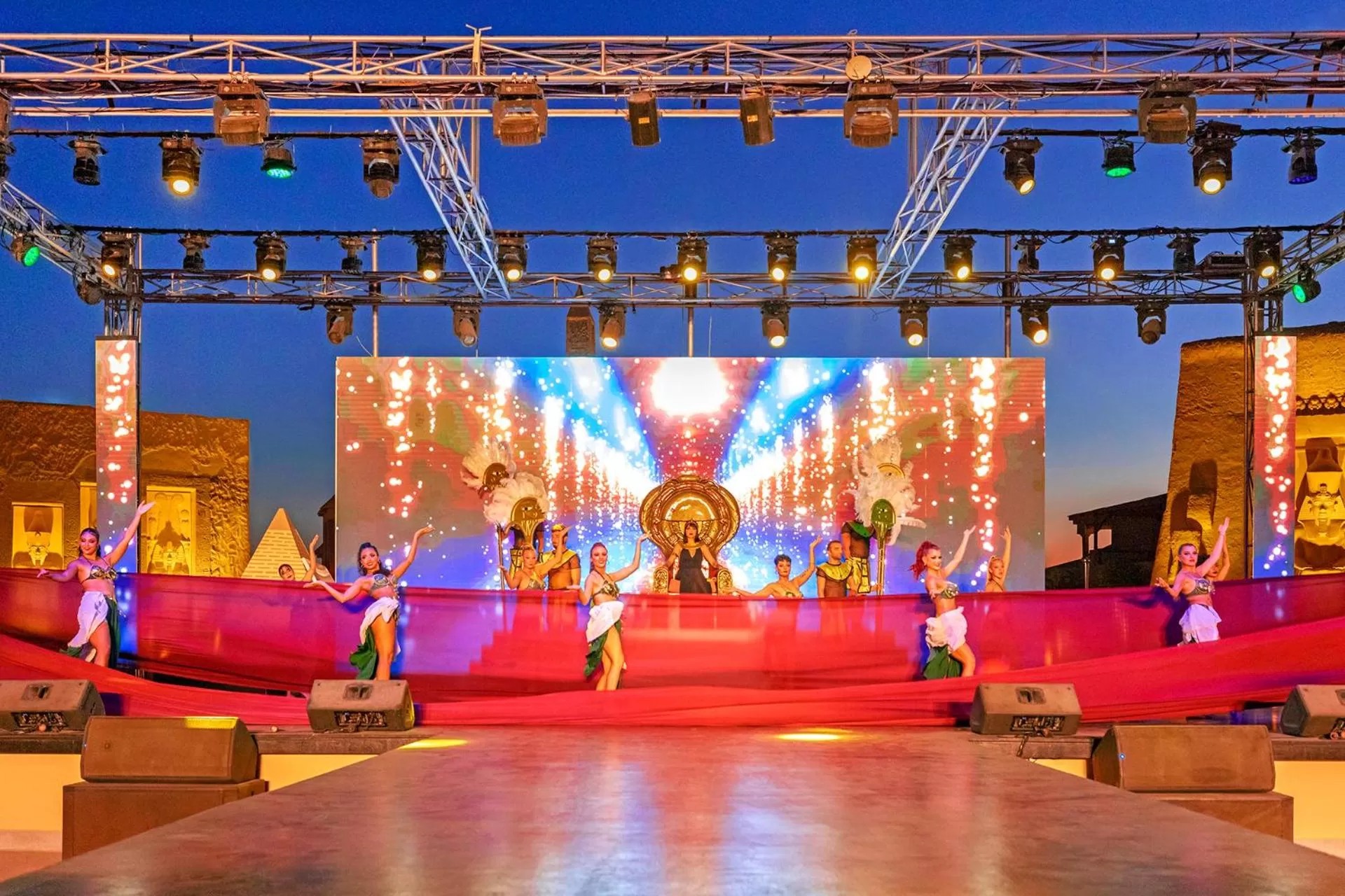 Entertainment in Neverland City Hurghada - Pickalbatros