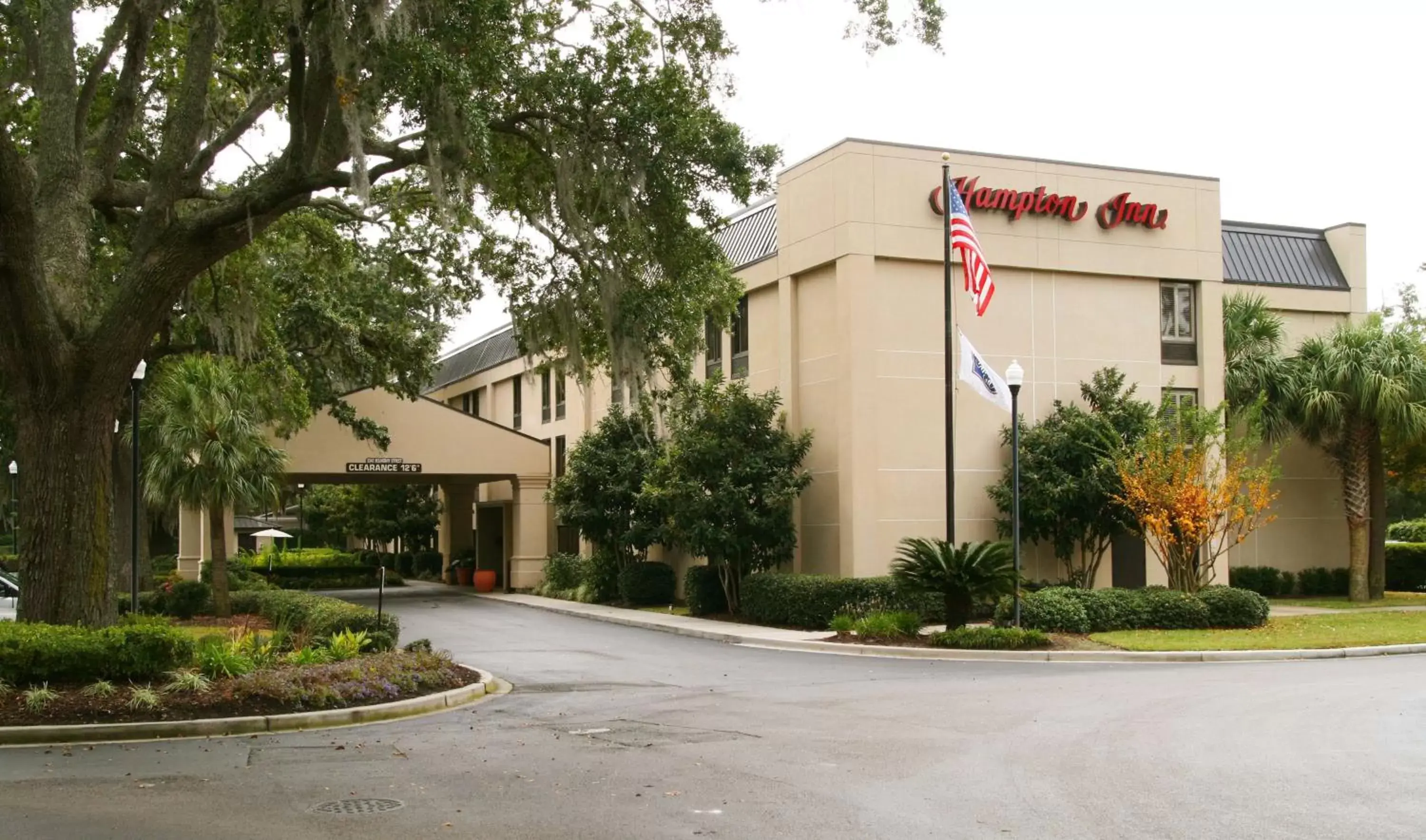 Property Building in Hampton Inn Beaufort