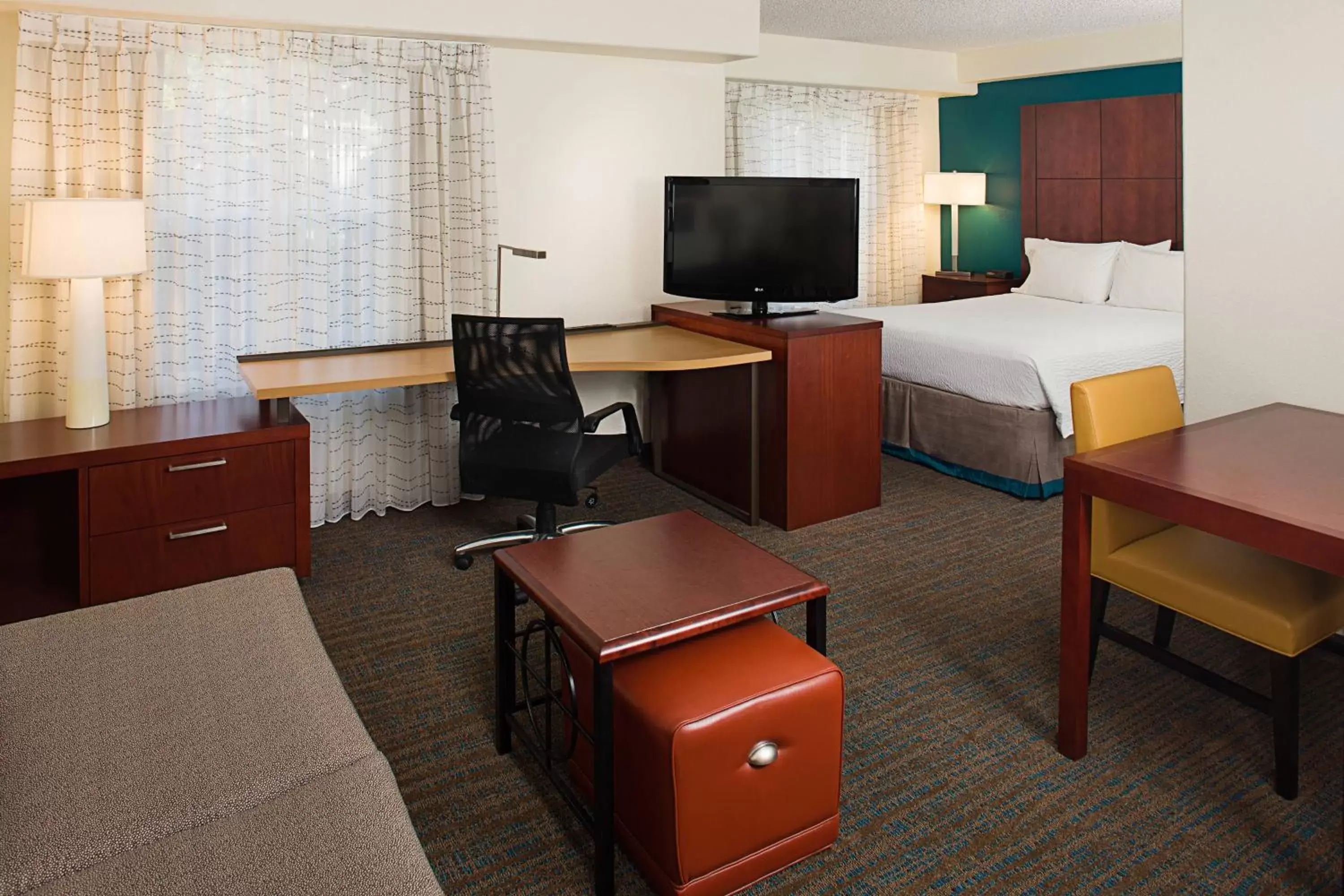 Photo of the whole room, TV/Entertainment Center in Residence Inn San Jose South