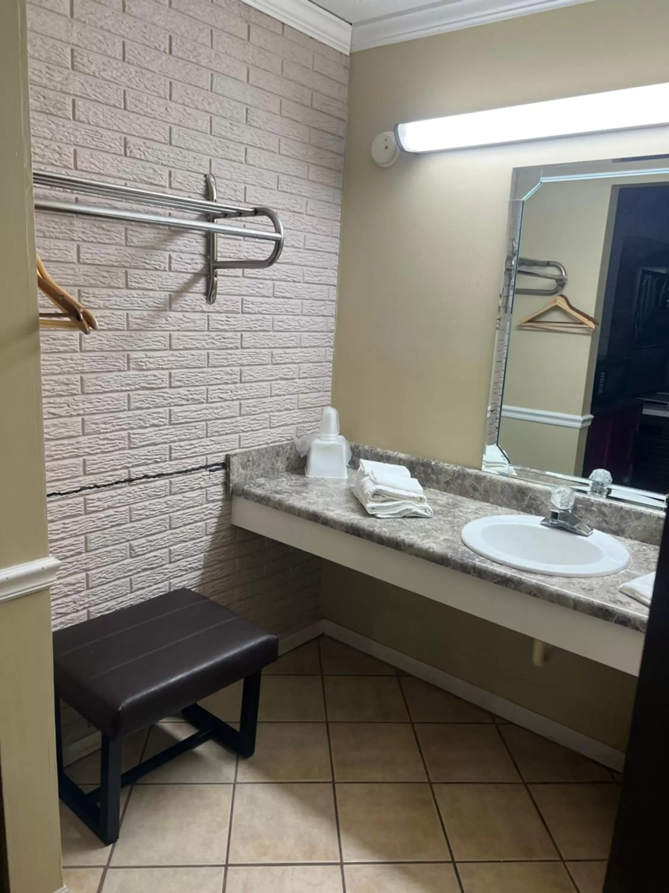 Bathroom in Towne inn