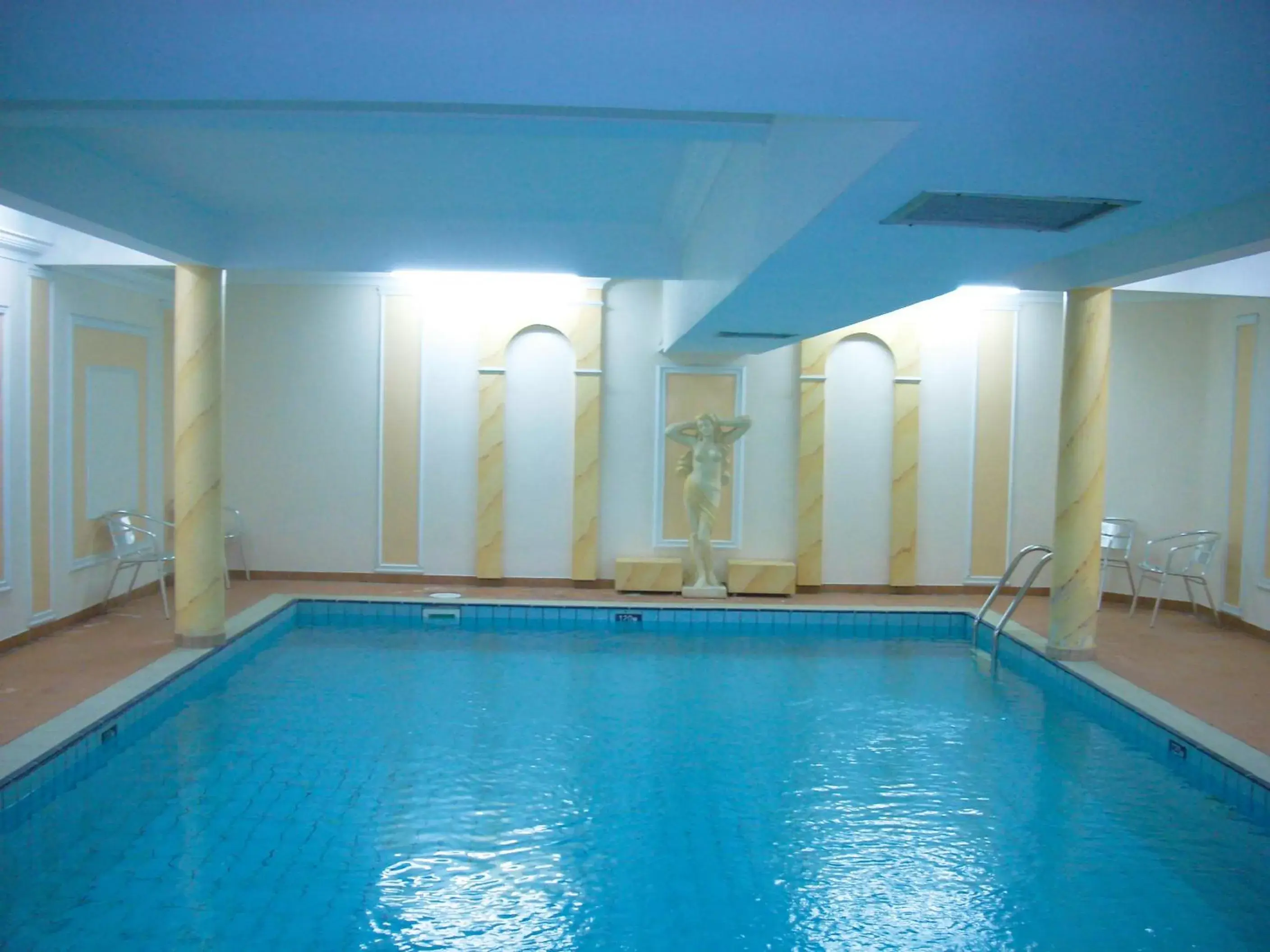 Swimming Pool in Kapetanios Limassol Hotel