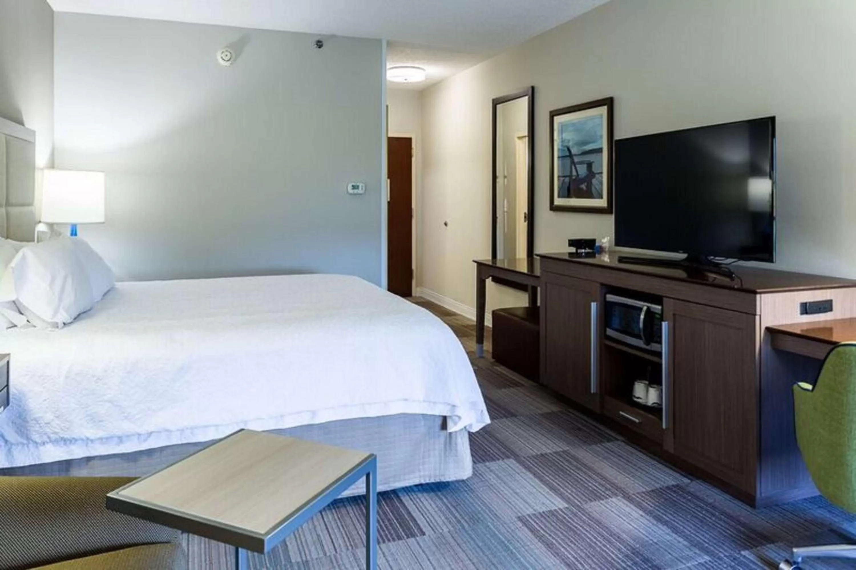 Bed in Hampton Inn Somerset