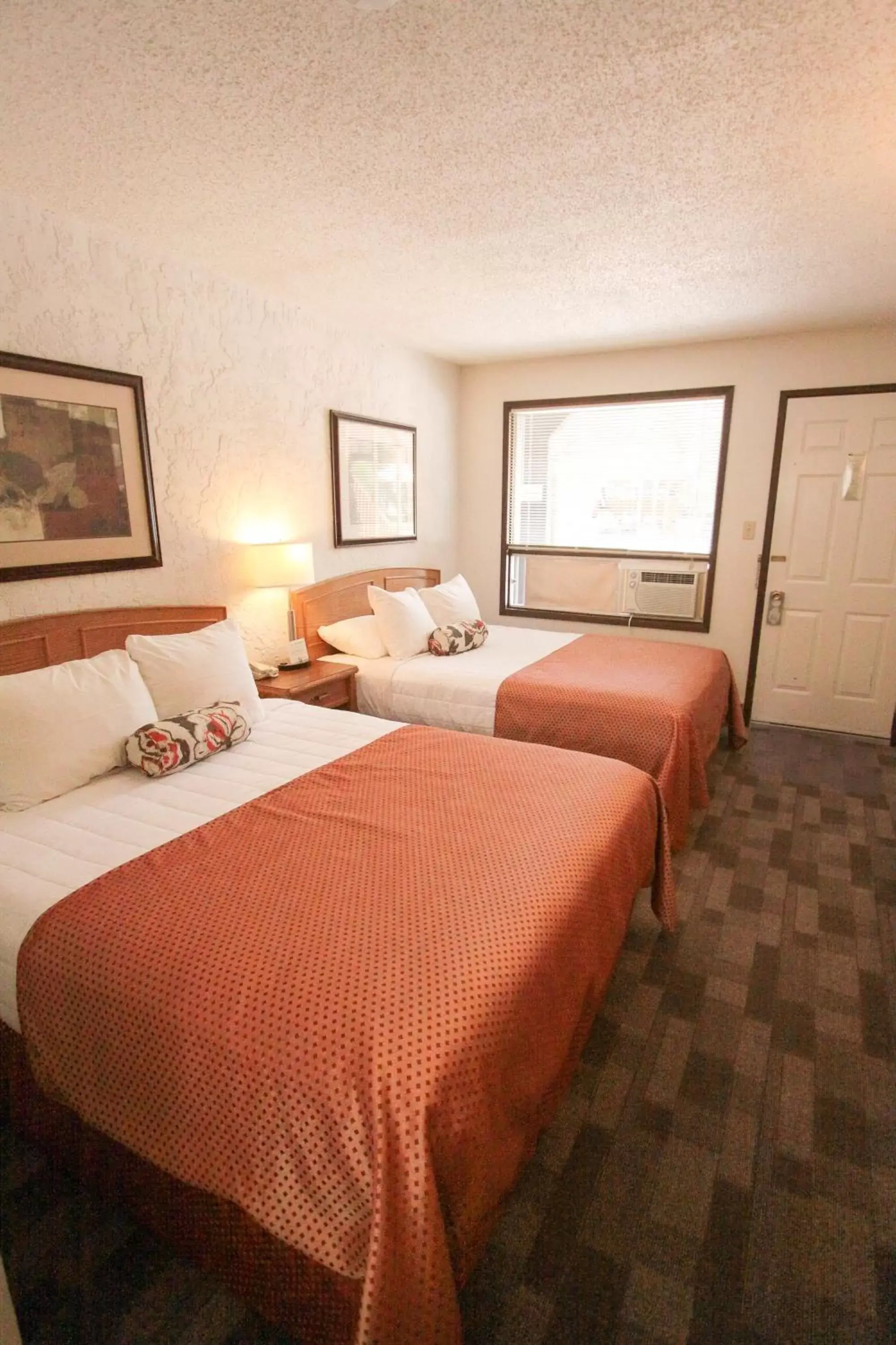 Bed in Crystal Springs Motel