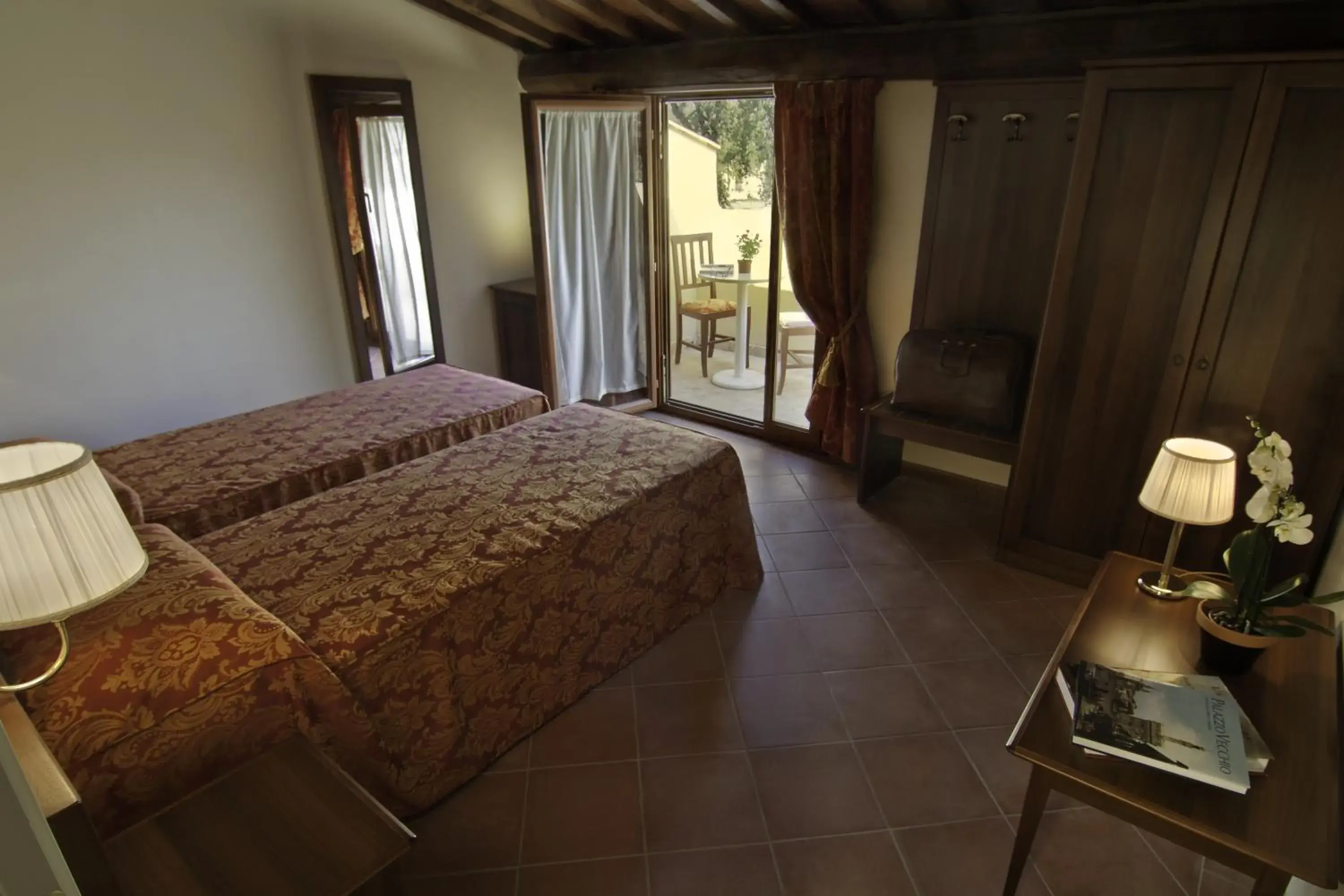 Photo of the whole room, Bed in Relais La Corte di Cloris