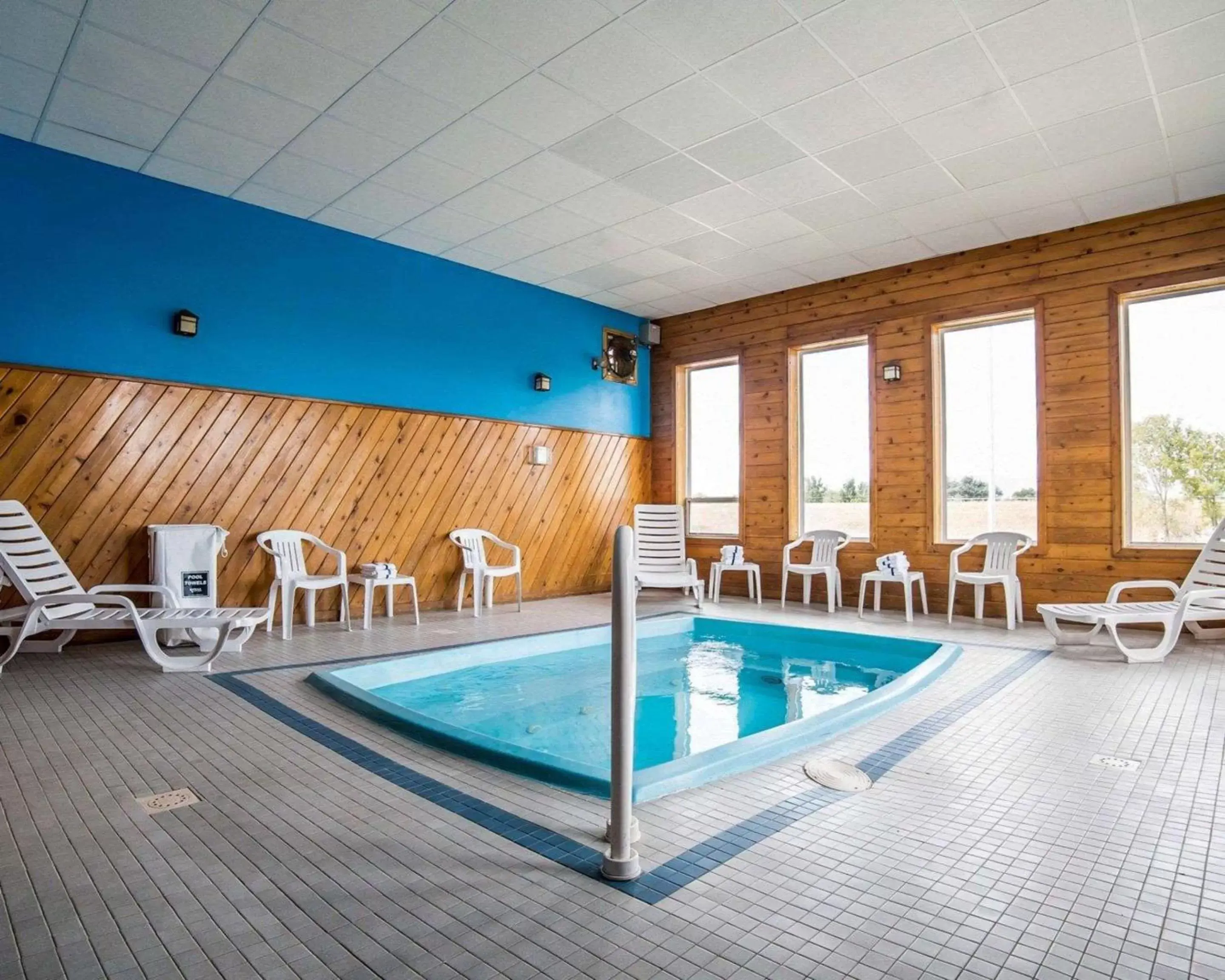 On site, Swimming Pool in Quality Inn Sheridan