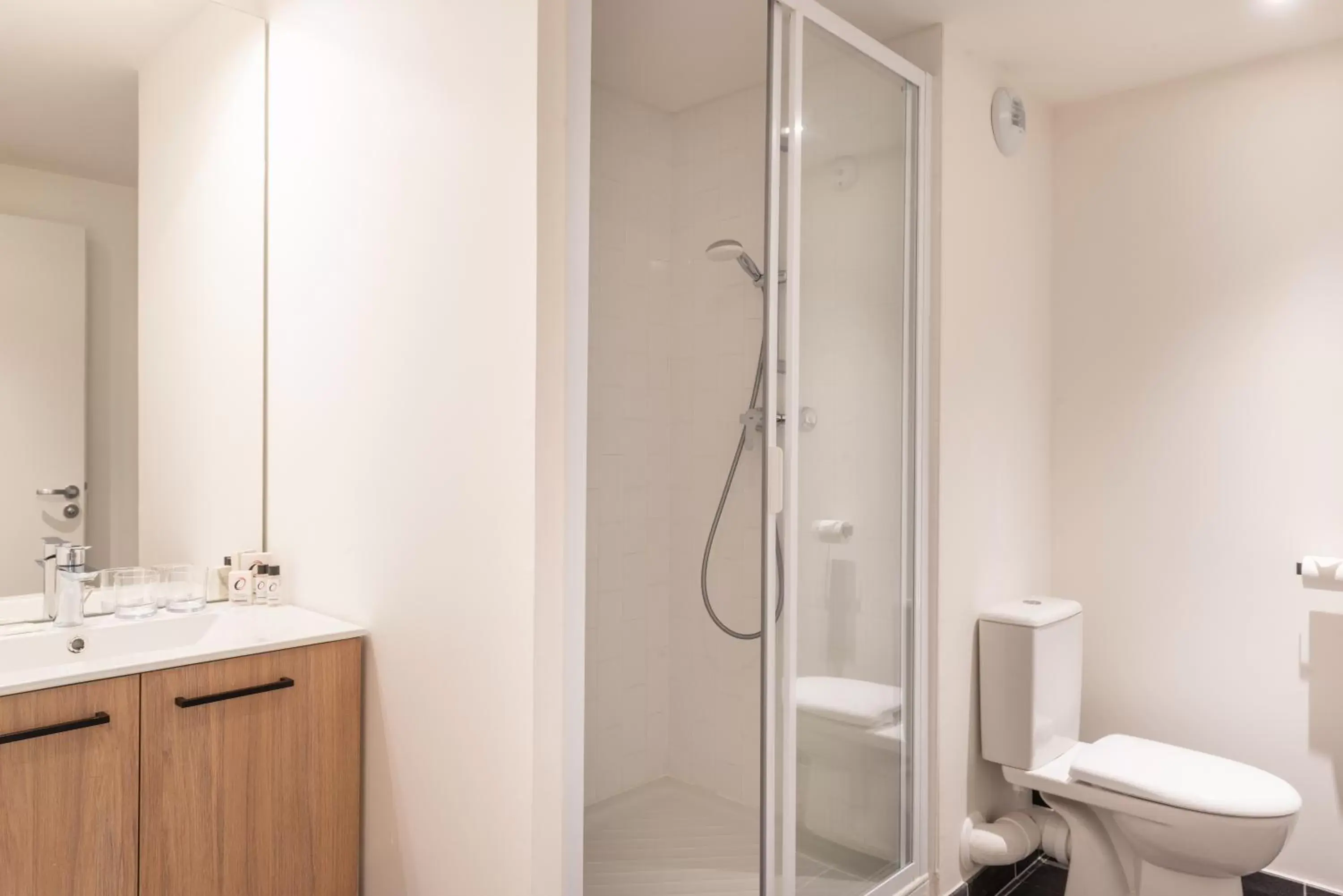 Photo of the whole room in The Originals Résidence Le Monde Paris Ivry Confluence Photo of the whole room in The Originals Résidence Le Monde Paris Ivry Confluence