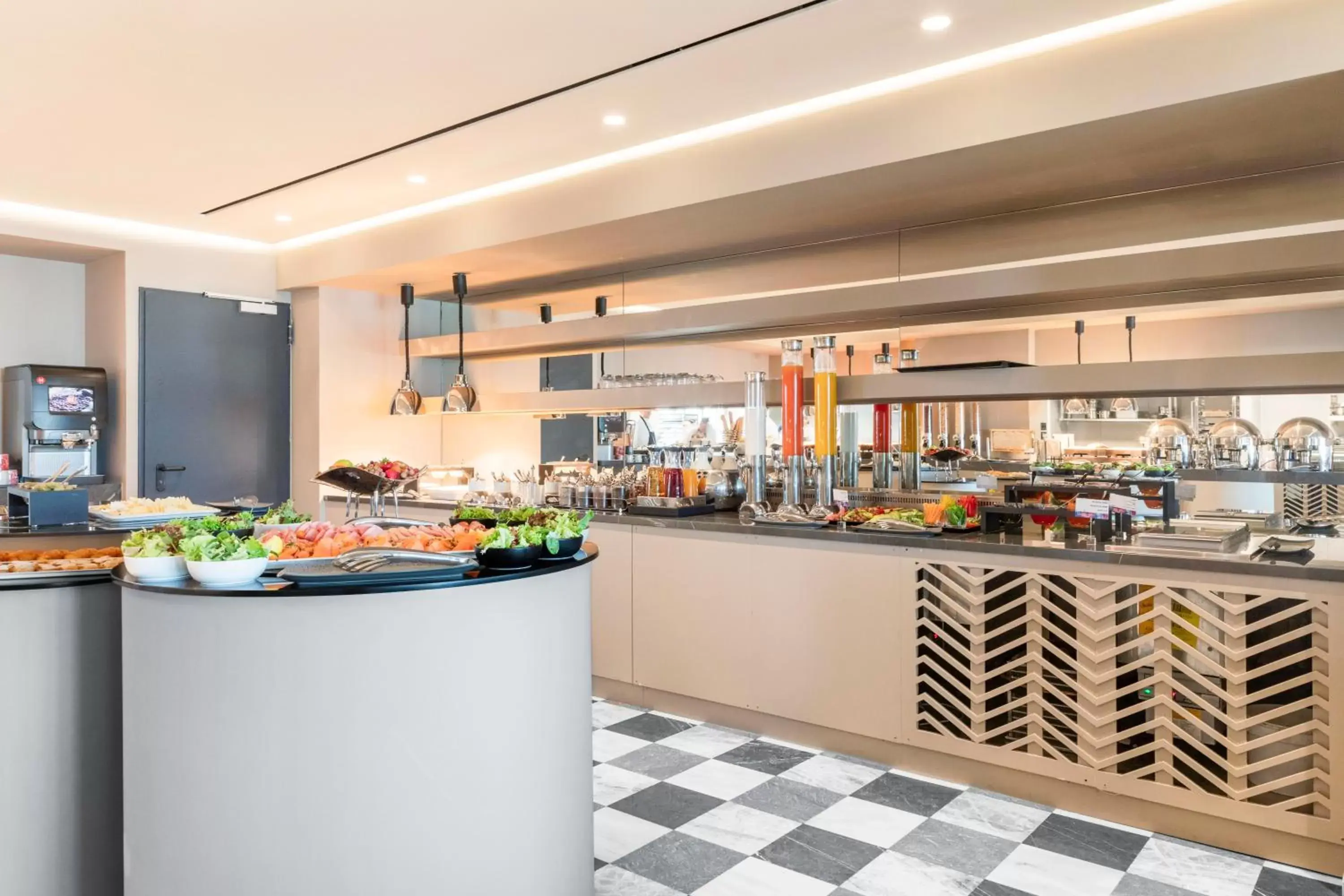 Breakfast, Restaurant/Places to Eat in NYX Esperia Palace Hotel Athens by Leonardo Hotels