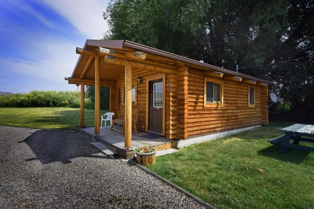 Sportsman Lodge Melrose MT