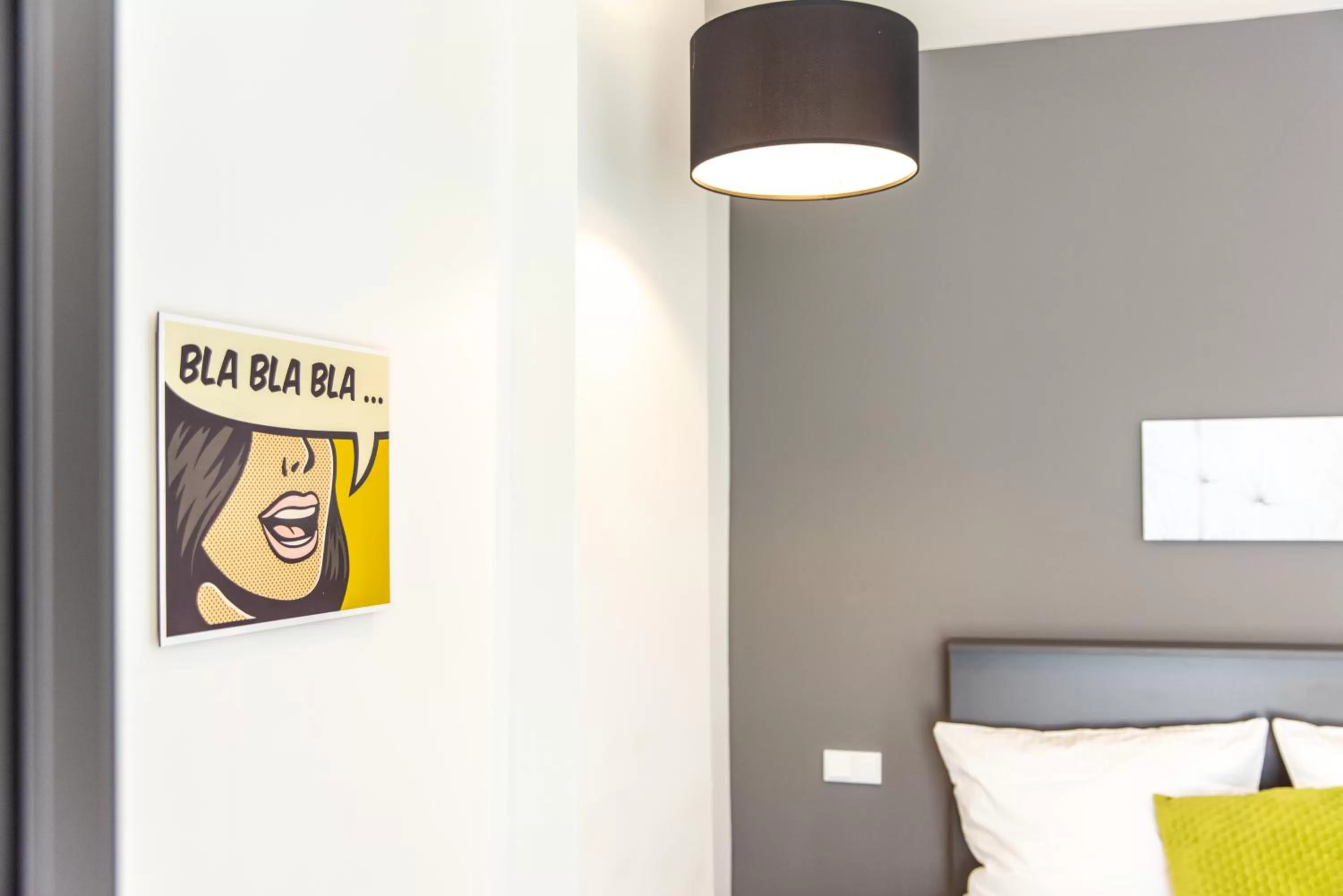 Bed in Luxstay Bad Nauheim - Self-Check-In