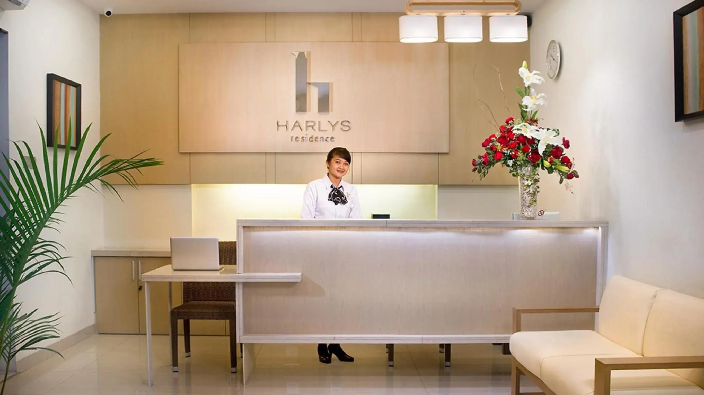 Lobby or reception, Staff in Harlys Residence