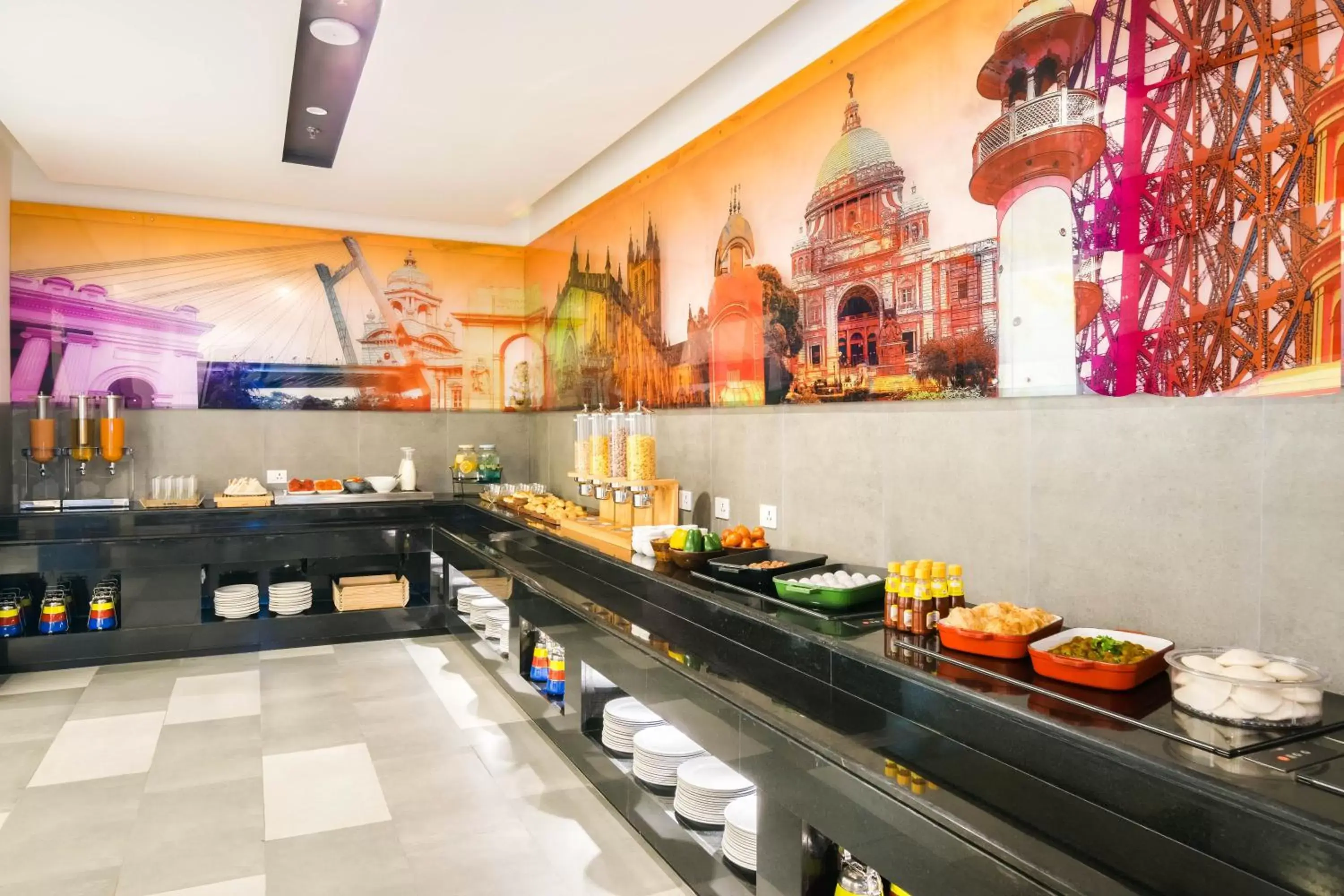 Breakfast, Restaurant/Places to Eat in Holiday Inn Express Kolkata Airport, an IHG Hotel