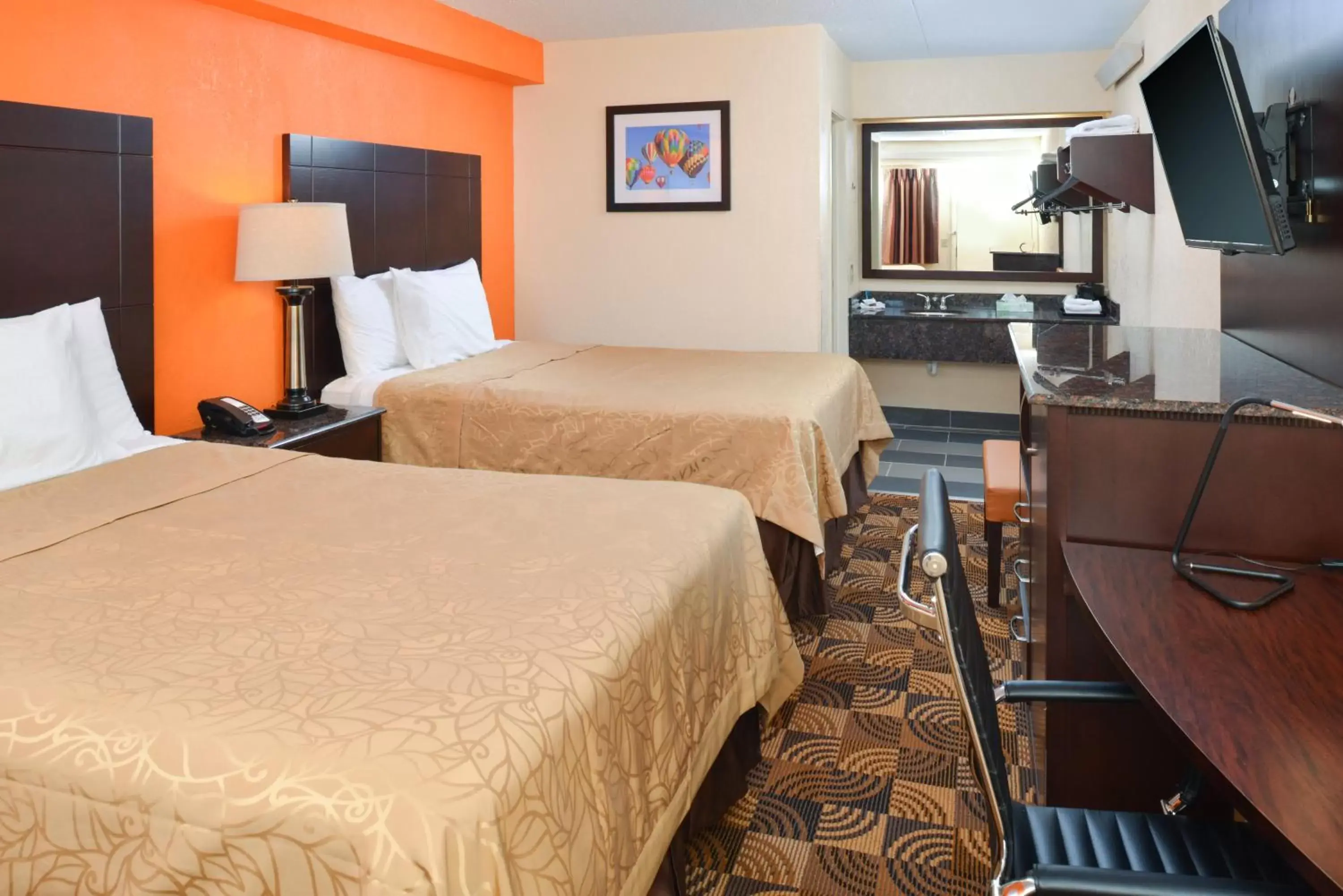 Bed in Americas Best Value Inn-Pittsburgh Airport Bed in Americas Best Value Inn-Pittsburgh Airport