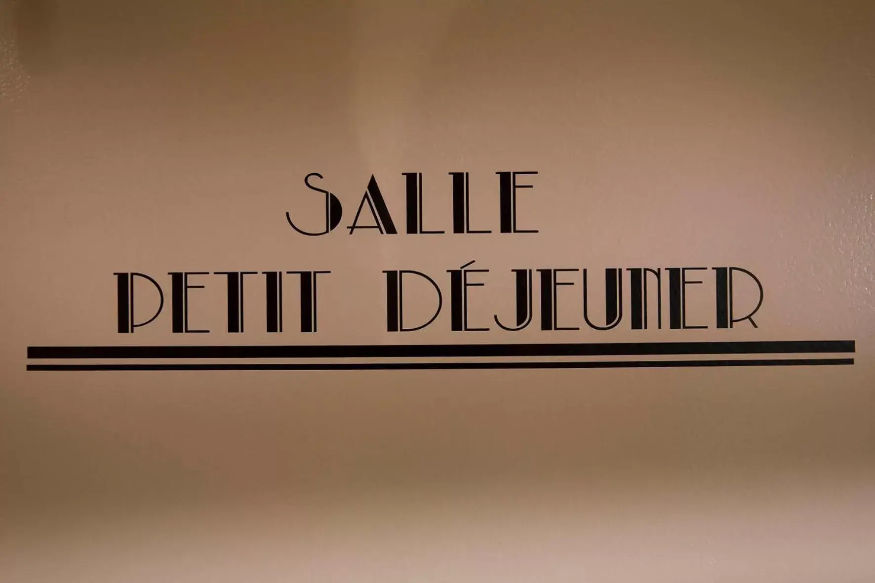 Decorative detail, Property Logo/Sign in Hôtel Galileo Champs Elysées