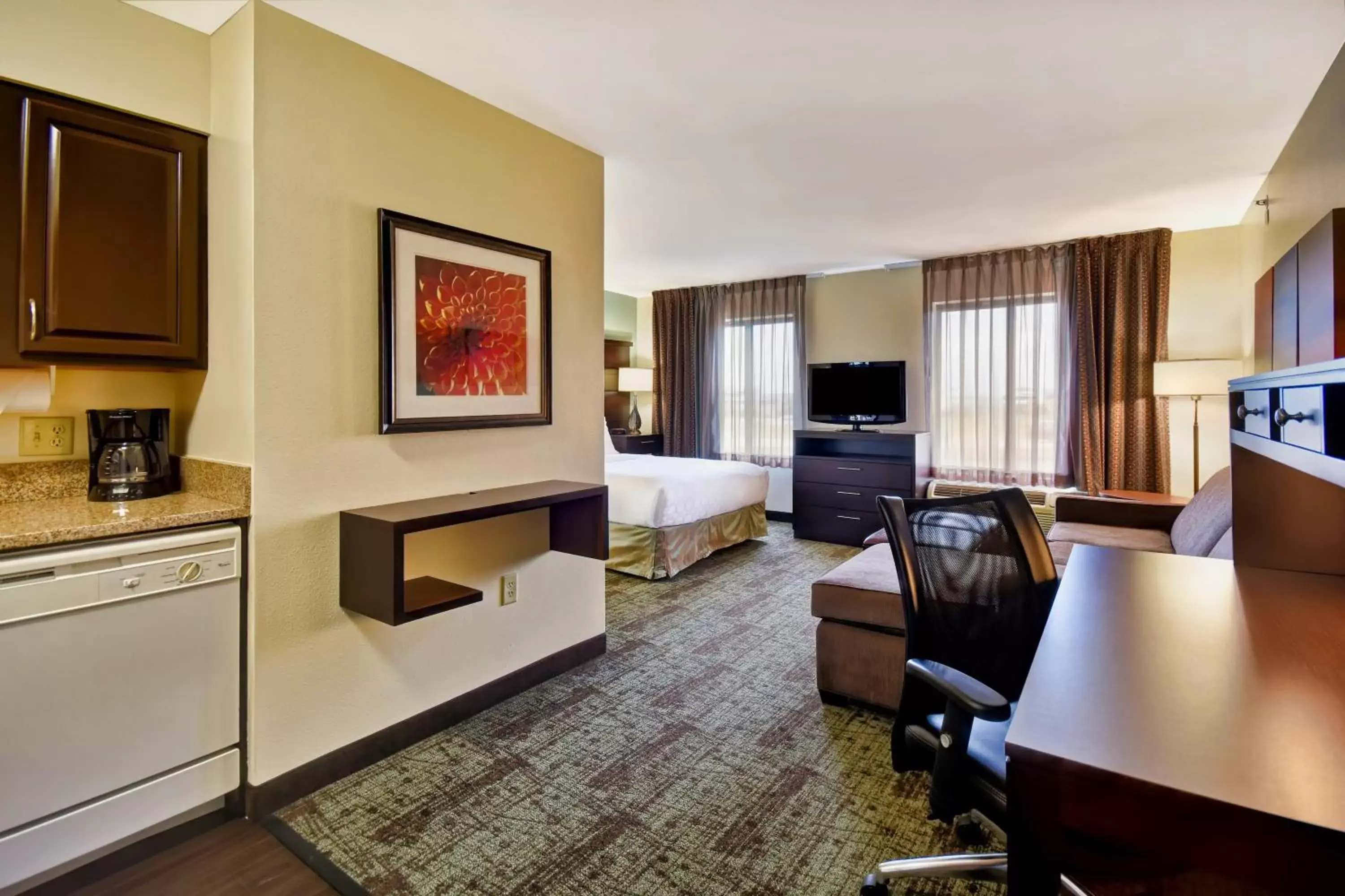 Photo of the whole room, TV/Entertainment Center in Staybridge Suites Middleton/Madison-West, an IHG Hotel
