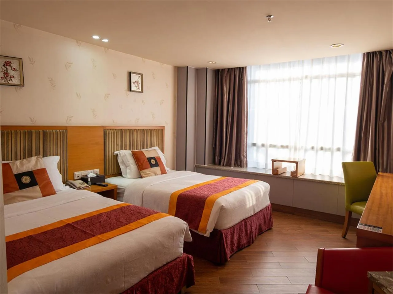 Bed in Guangzhou The Royal Garden Hotel