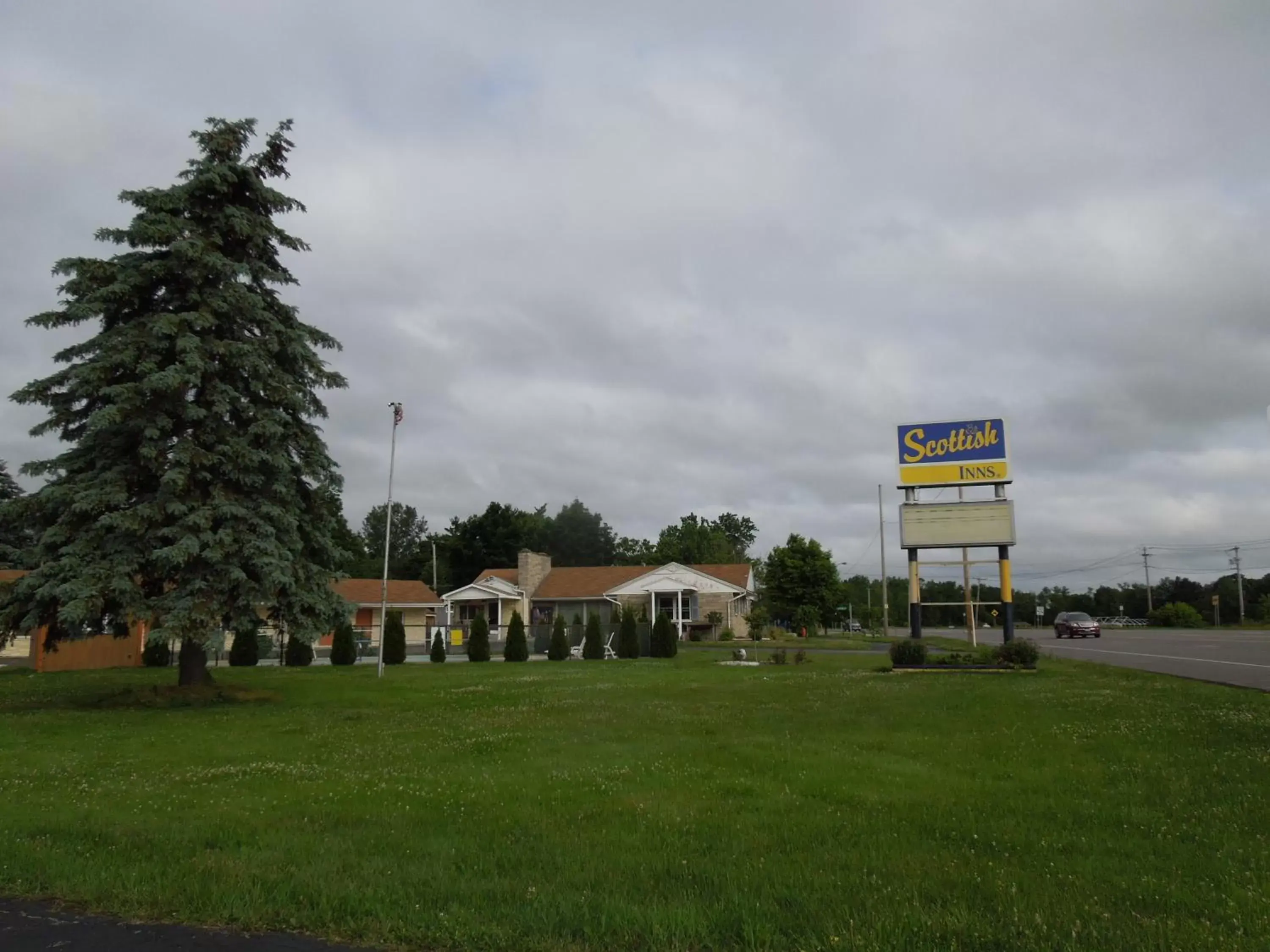 Property Building in Scottish Inn - North Tonawanda