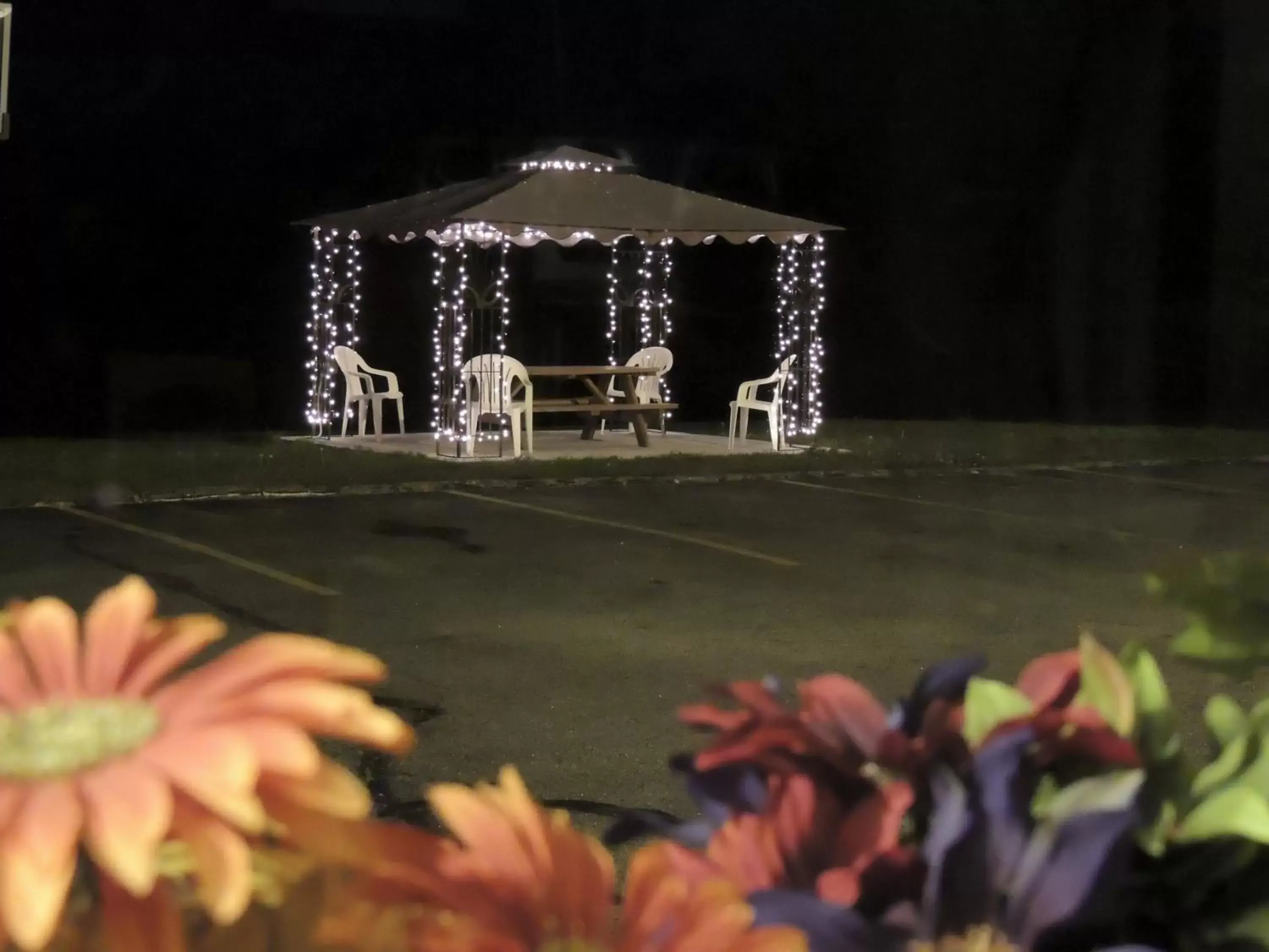 Facade/entrance in Stardust Motel Facade/entrance in Stardust Motel