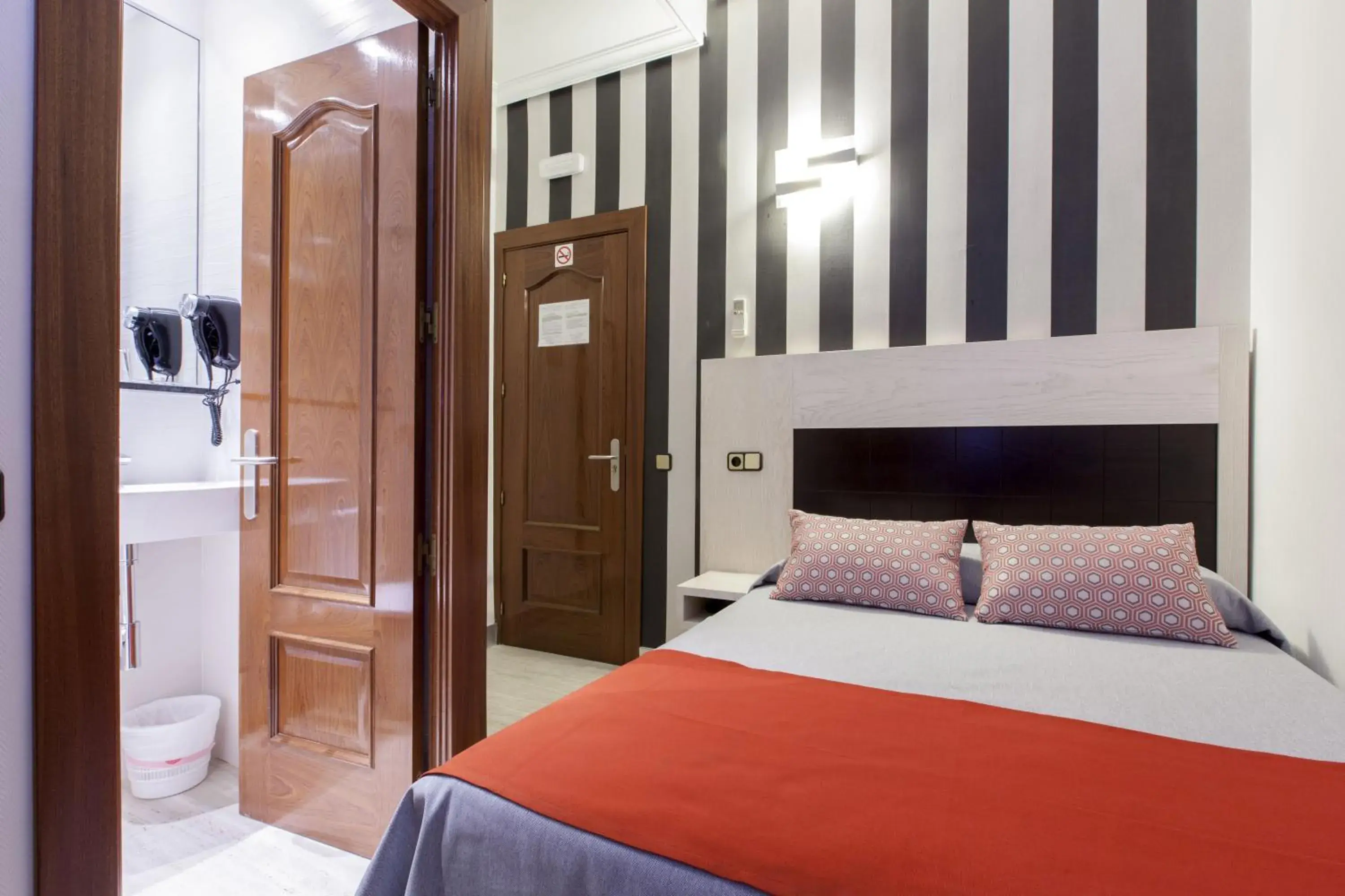 Photo of the whole room, Bed in Hostal Castilla I Atocha