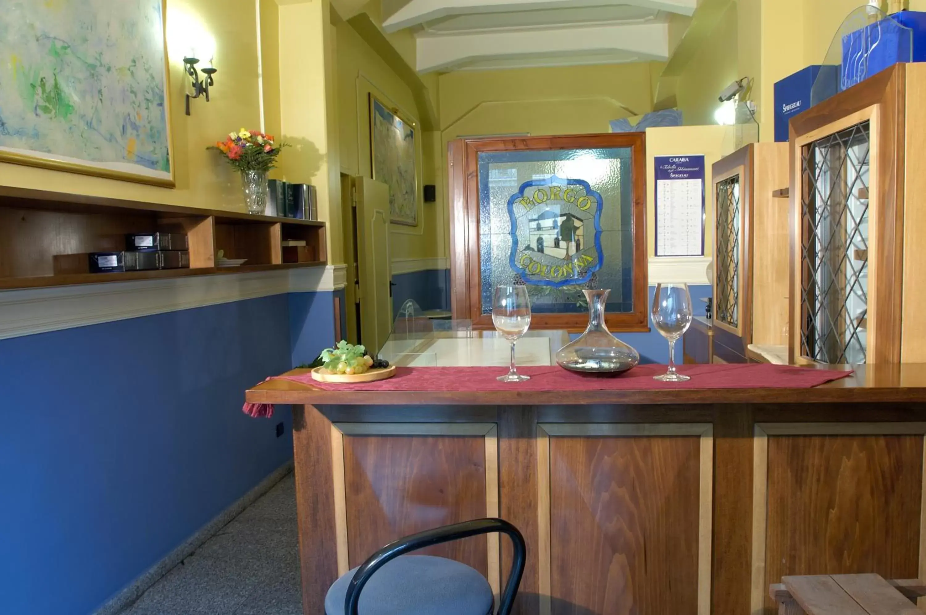 Kitchen or kitchenette, Lobby/Reception in Hotel La Residenza