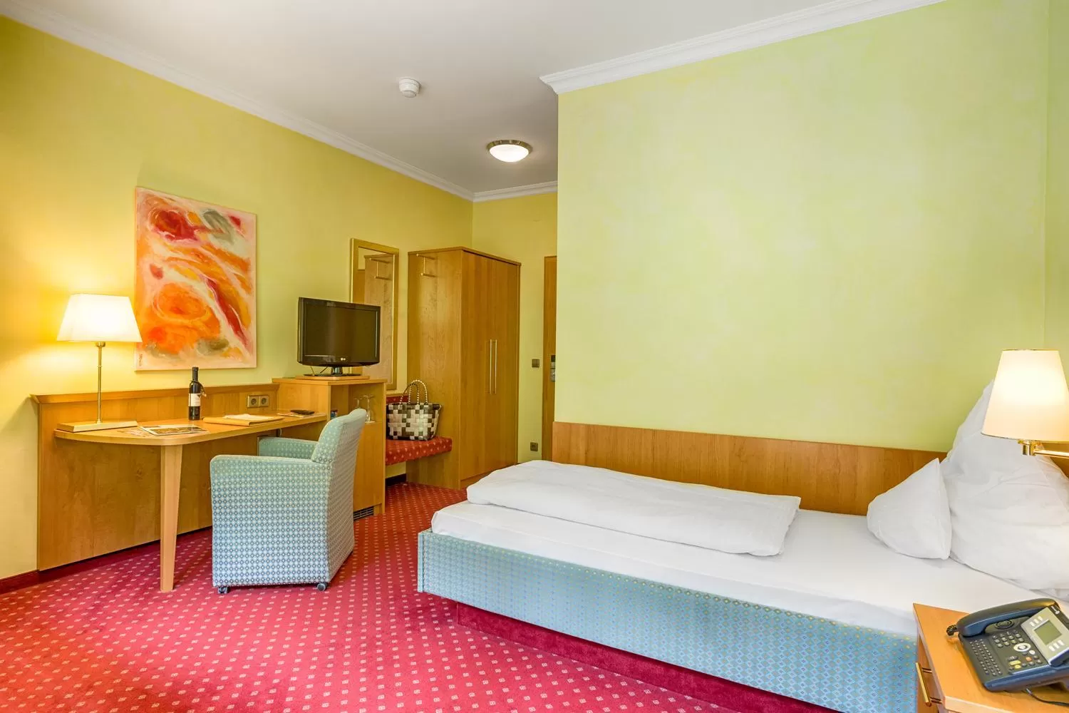 TV and multimedia, Bed in Ringhotel Mönch`s Waldhotel