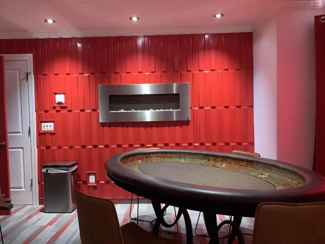 TV and multimedia in 303 BnB Inn Flagstaff