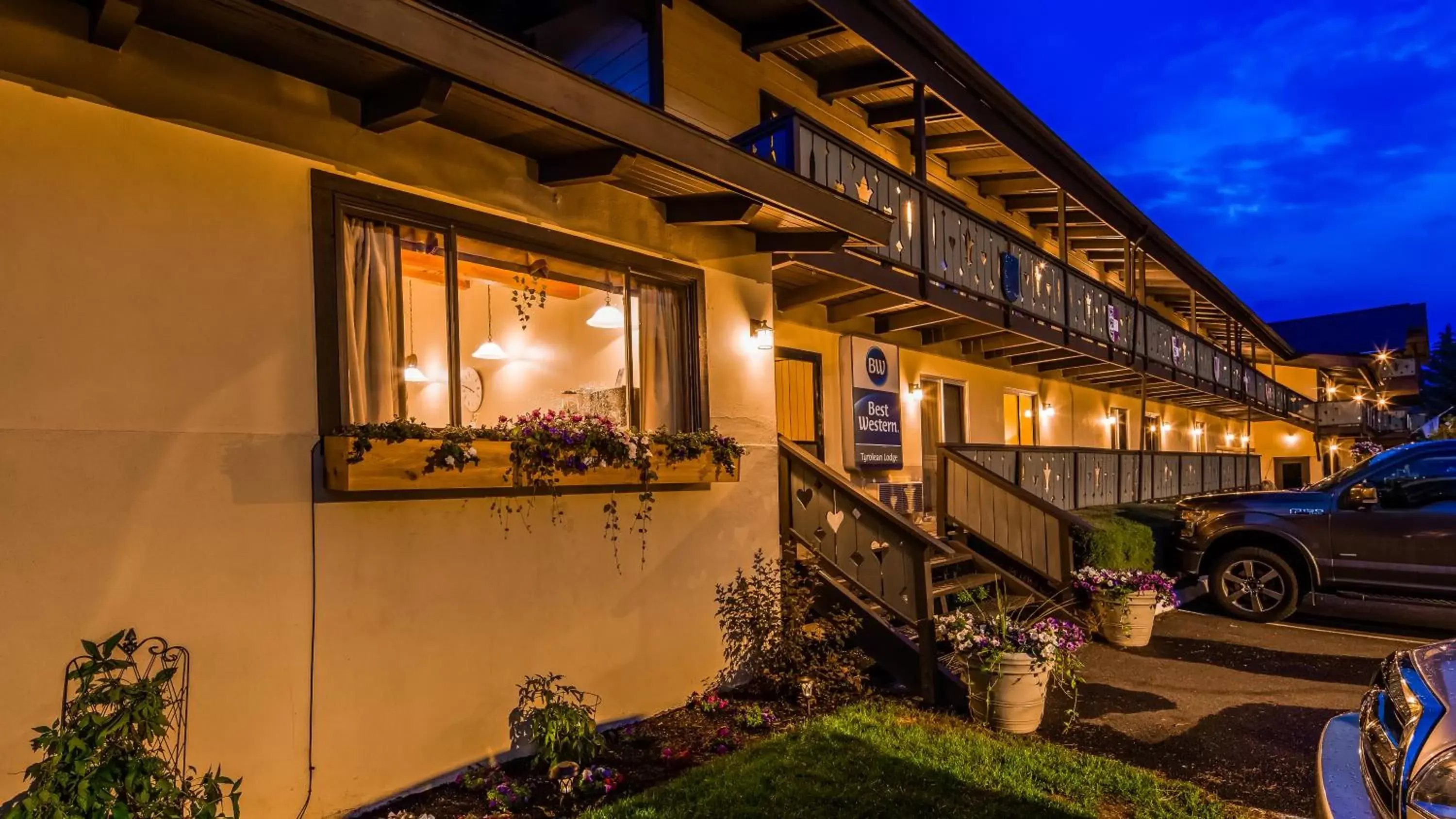 Property Building in Best Western Tyrolean Lodge