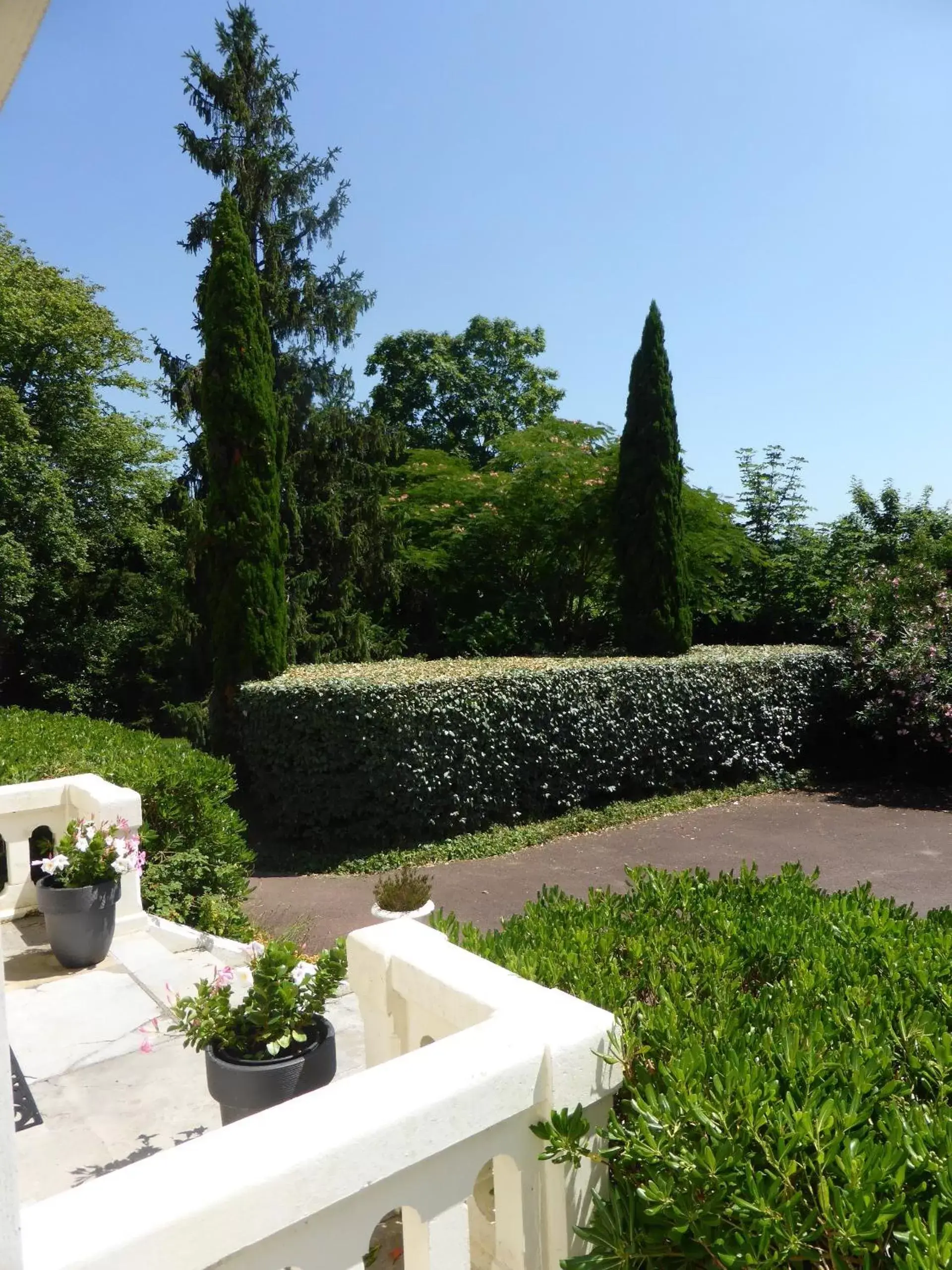 Garden view in Domaine de Bassilour