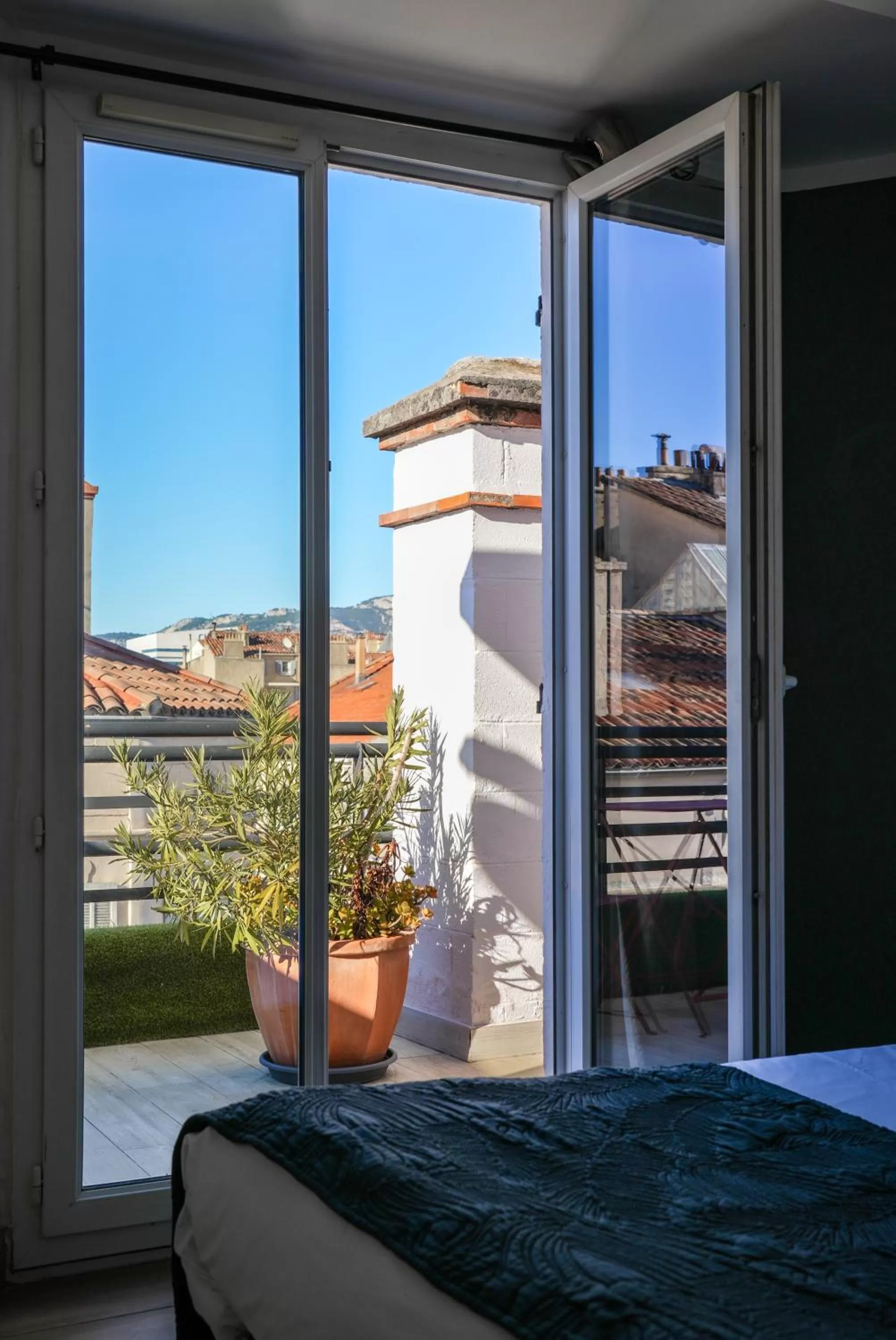 City view, Bed in Celenya Hôtel