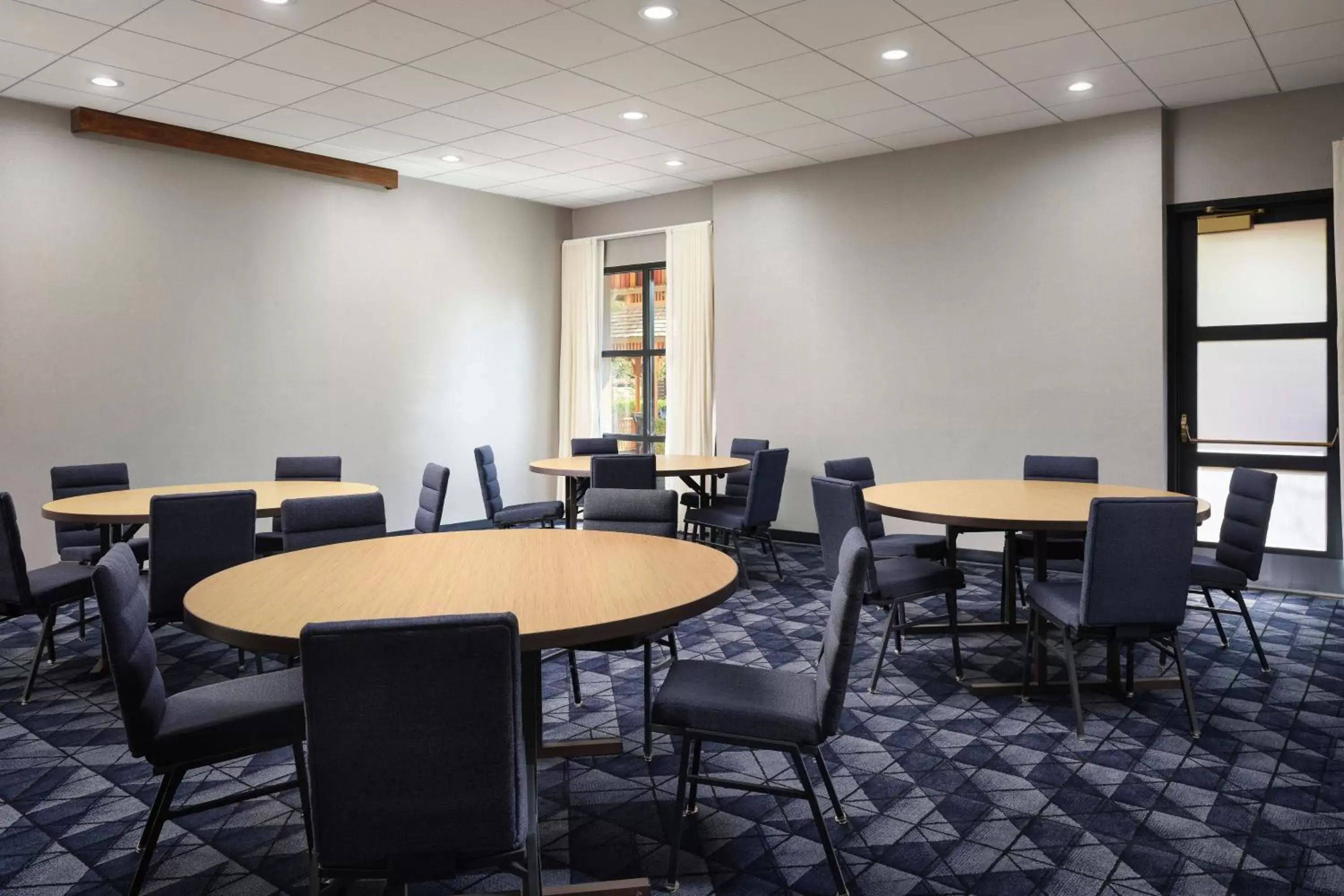 Meeting/conference room in Courtyard by Marriott Santa Rosa