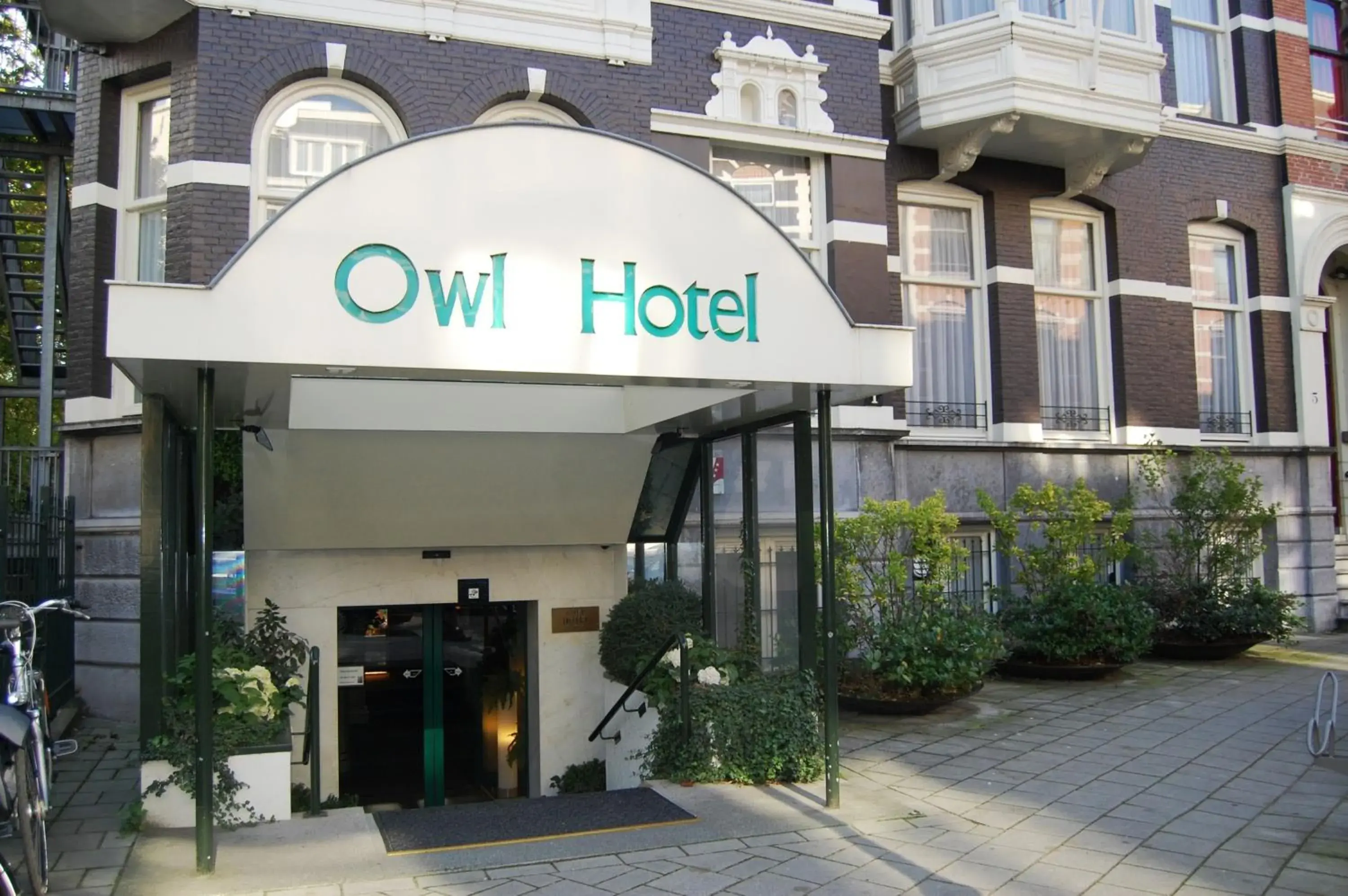 Facade/entrance in Owl Hotel Facade/entrance in Owl Hotel